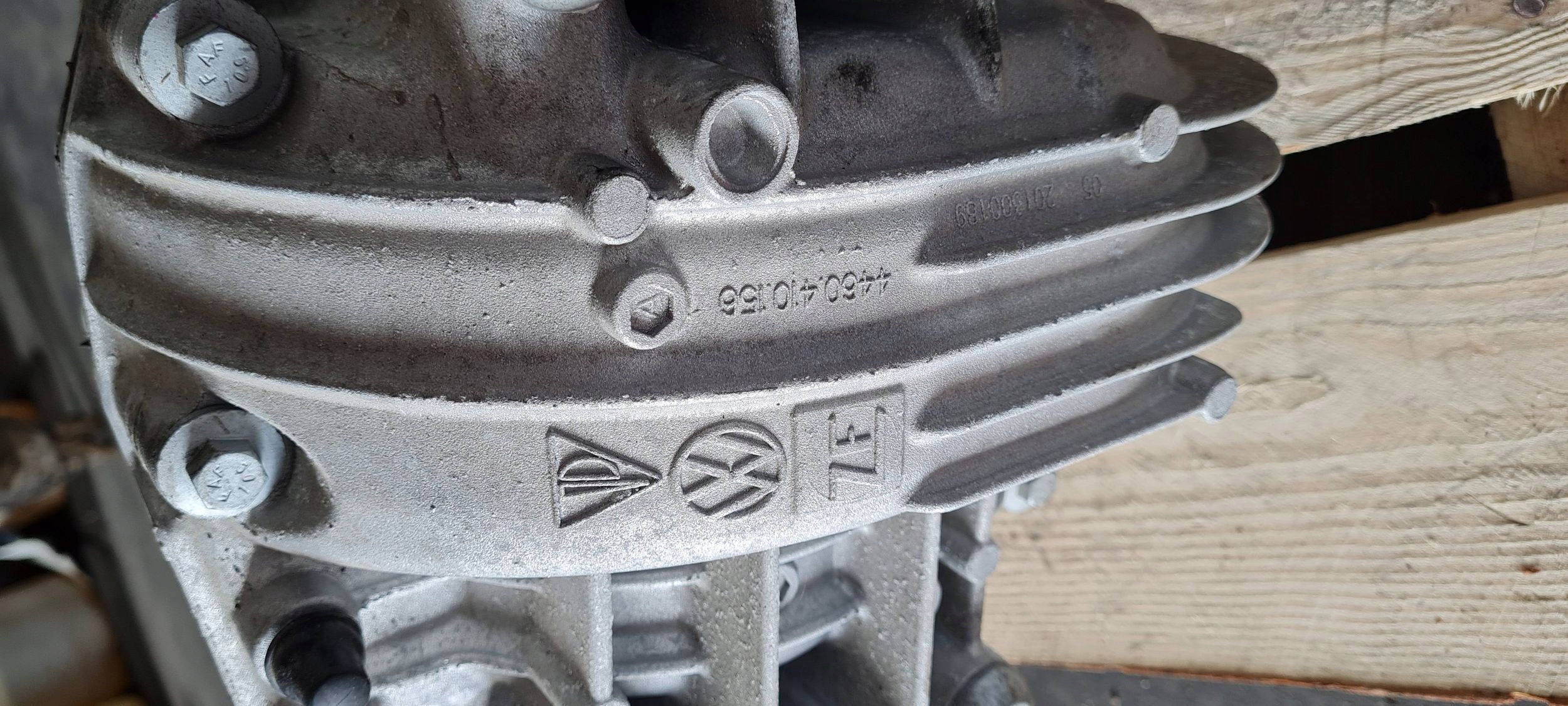 SQ8 4M RSQ8 Q8 differenciál differenciál differenciál far 4.0 TFSI QUT 0DG500043B SQ7 4M Q7