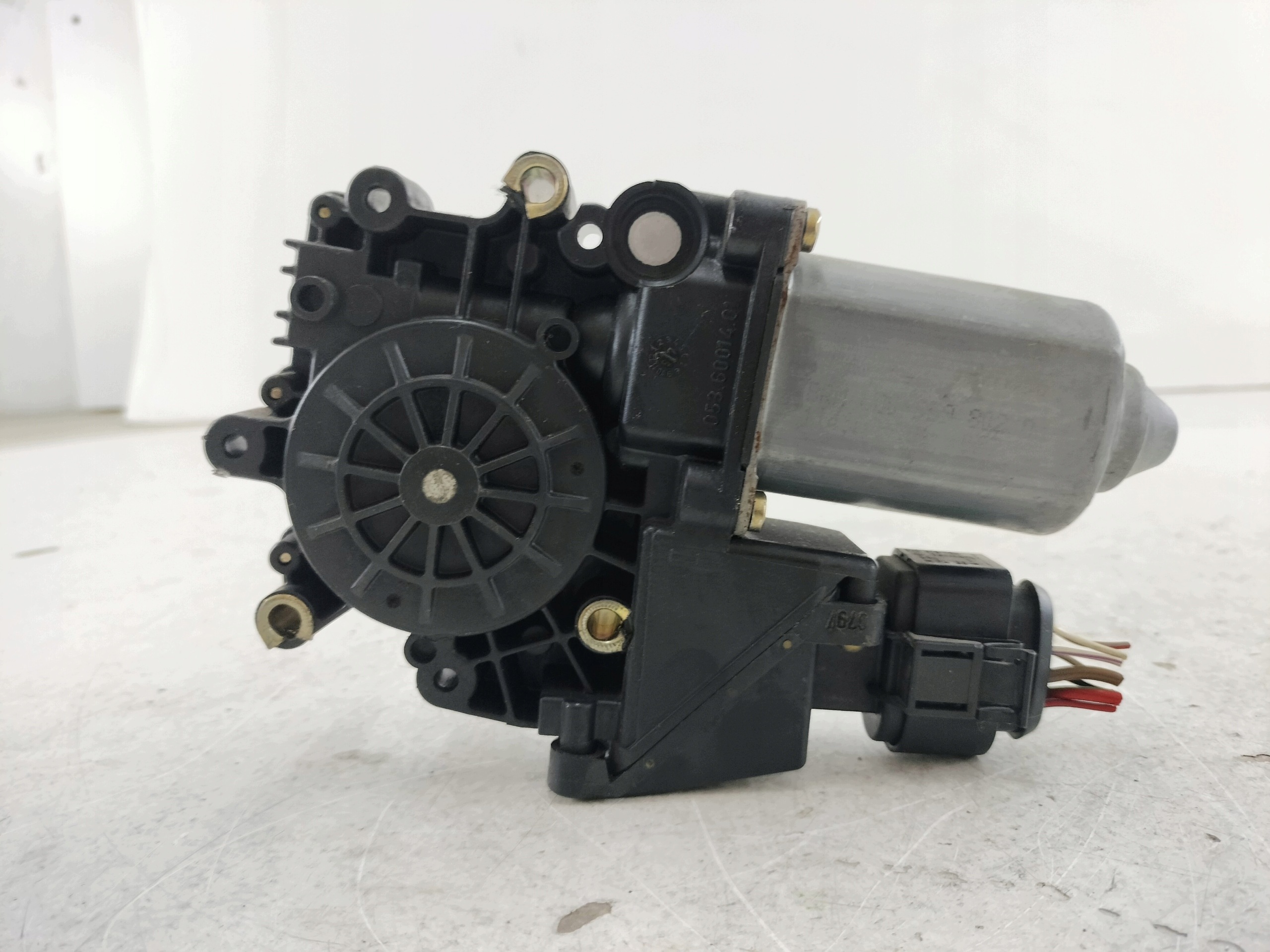 mini motor of the window right front AUDI A4 B5 114184101