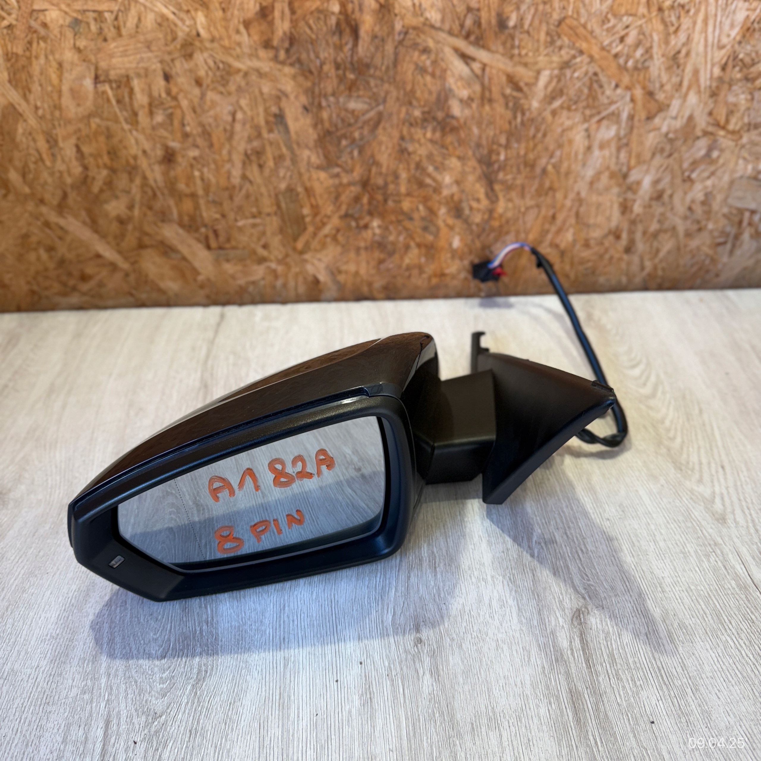 mirror left AUDI A1 82A 8 PIN 2022 ROK