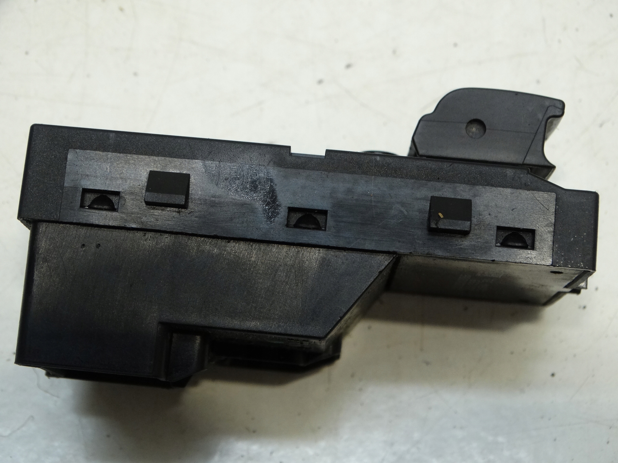 PANEL switch windows right front OPEL ASTRA IV J GM 13301886