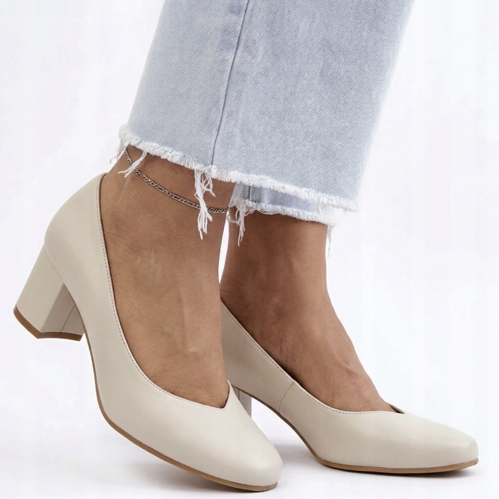 Skórzane Czółenka Półbuty Damskie Na Obcasie Cambell 19410 Beżowe Buty 37