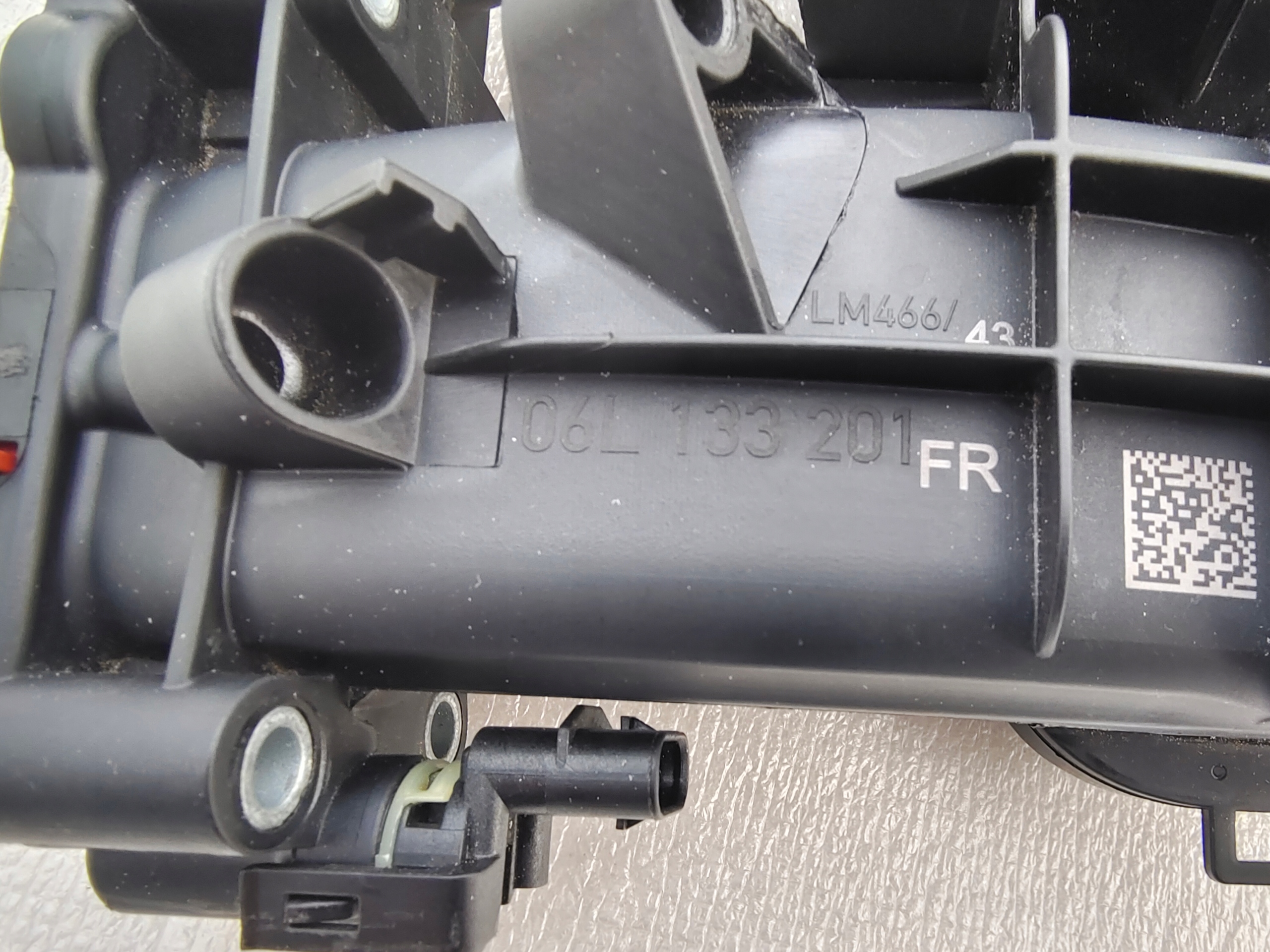 vw Audi A3 Q2 Q3 Q5 коллектор впускной 06L133201FR