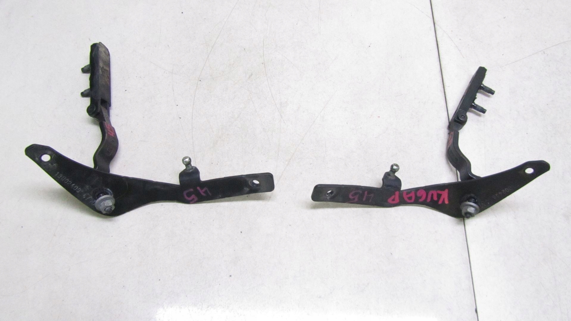 166/045 - FORD KUGA MK1 ПЕТЛІ КРИШКИ БАГАЖНИКА KPL 08-12 45