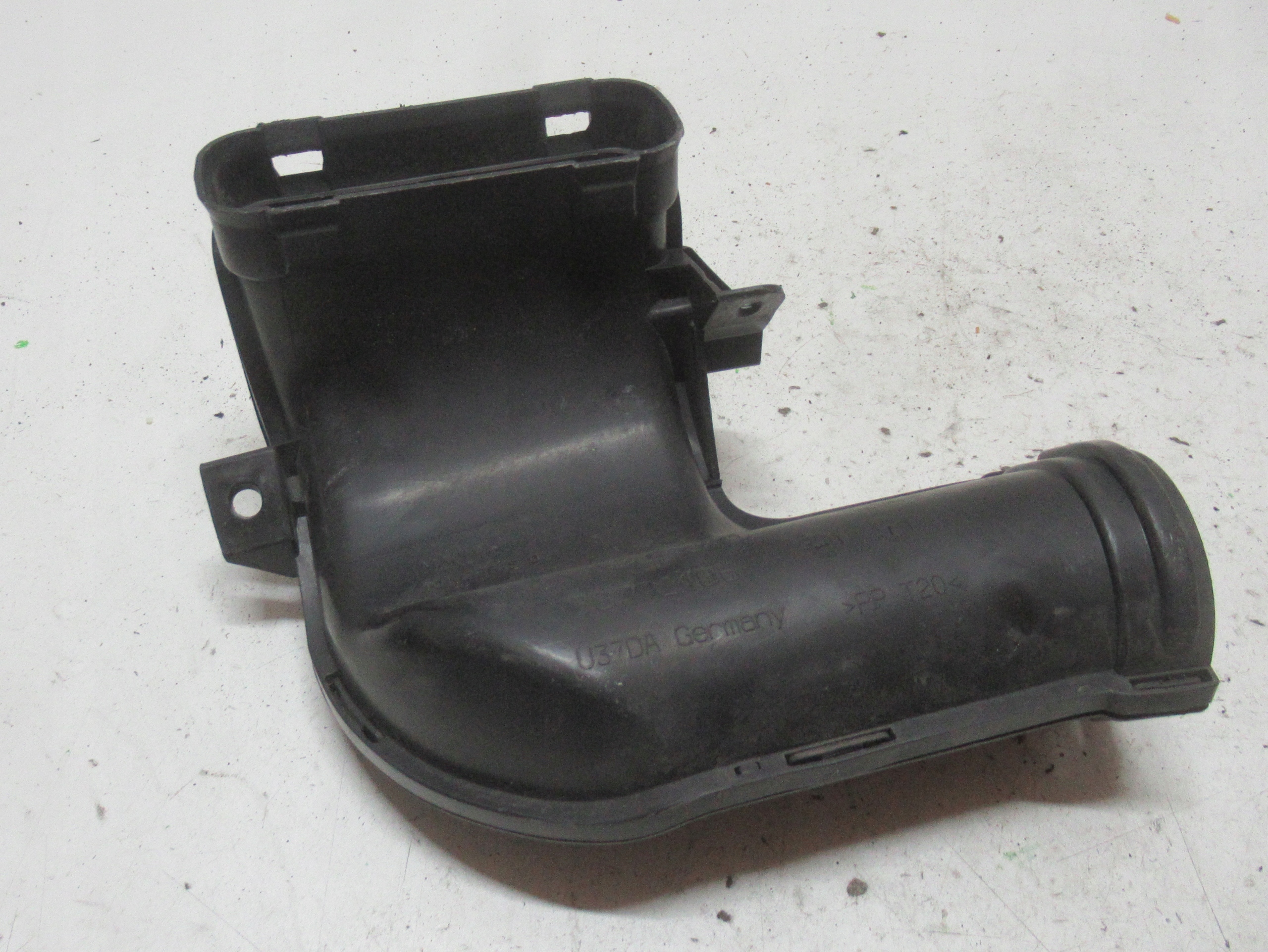 VOLVO V50 2.4 D 06R pipe drain air hose 30792106