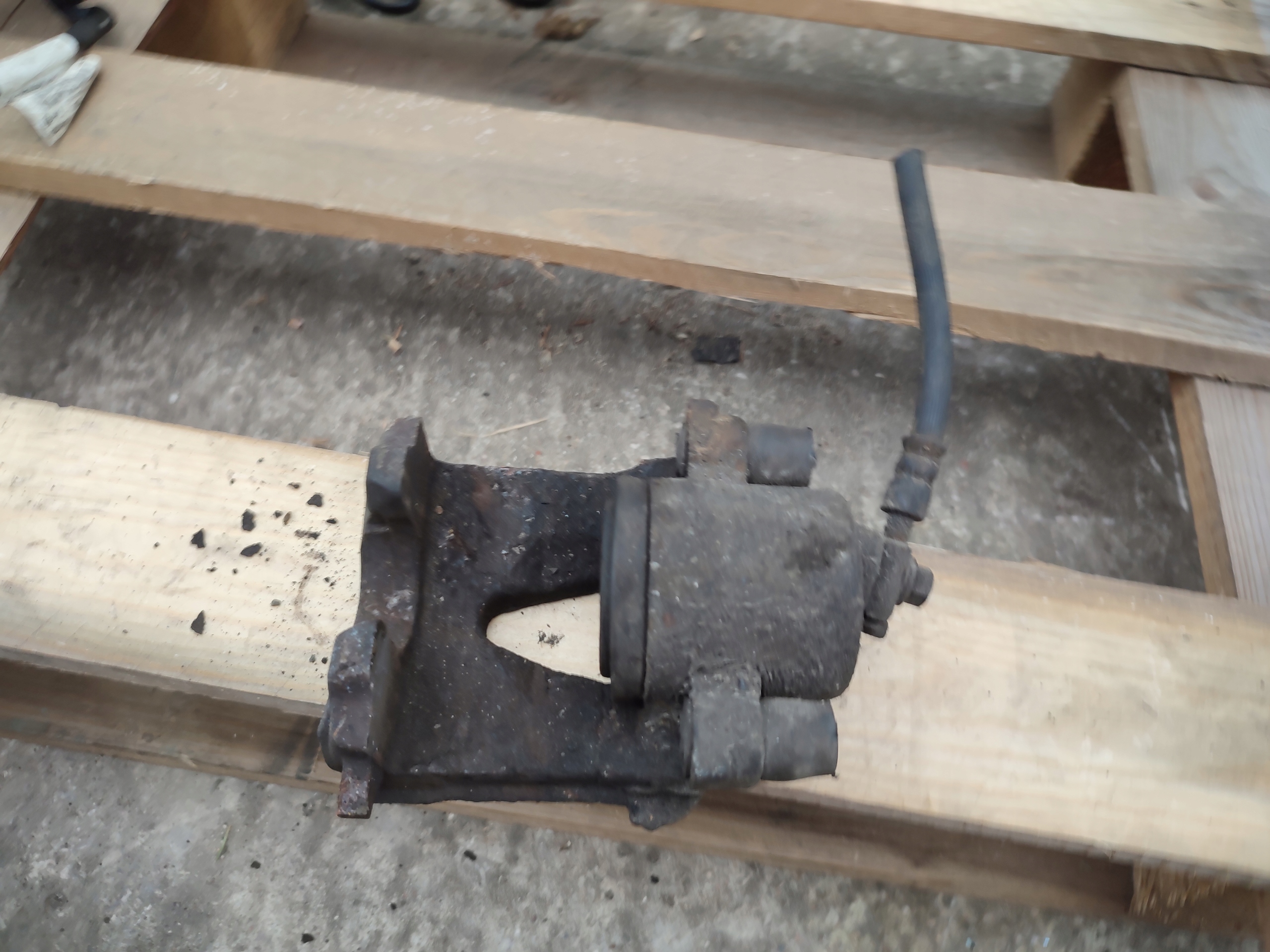 caliper brake left front left front Volkswagen Jetta VI