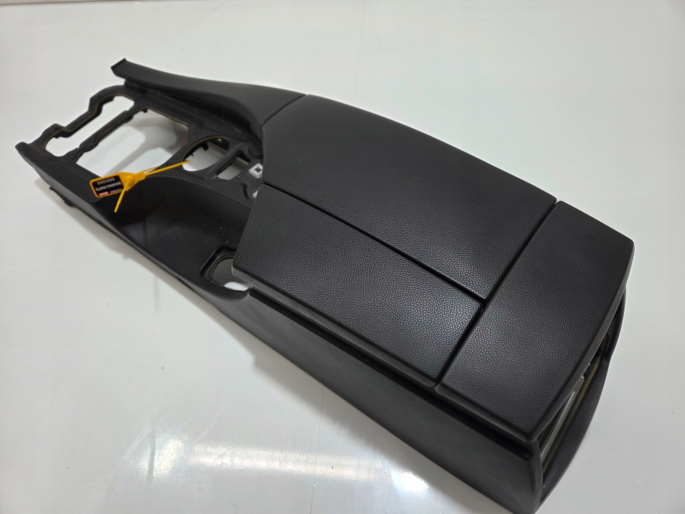 armlehne mitteltunnel mitte BMW E60 E61 OE 7034086 (0001250)