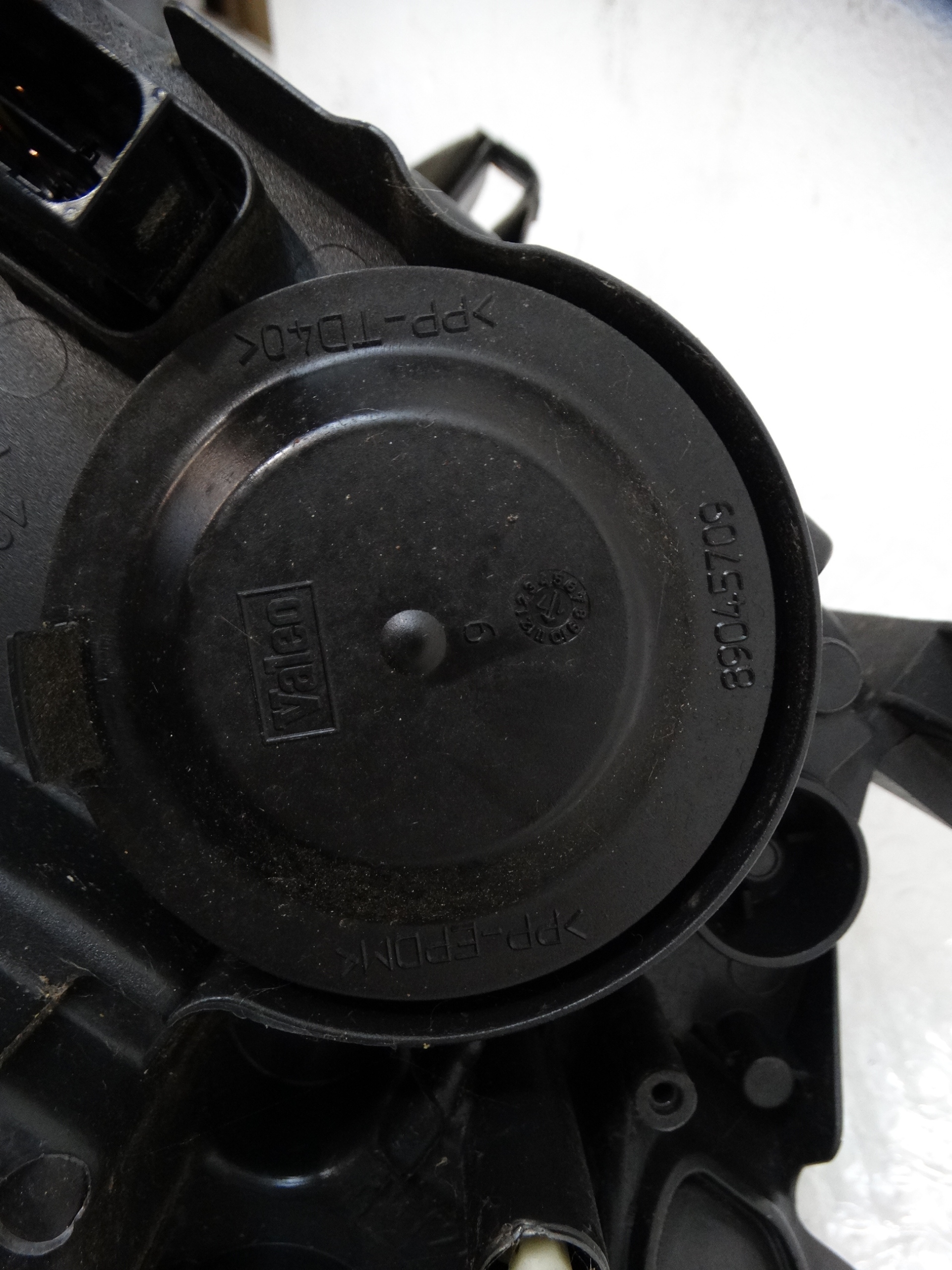 REFLEKTOR light right front PEUGEOT 2008 and LIFT 9814739580
