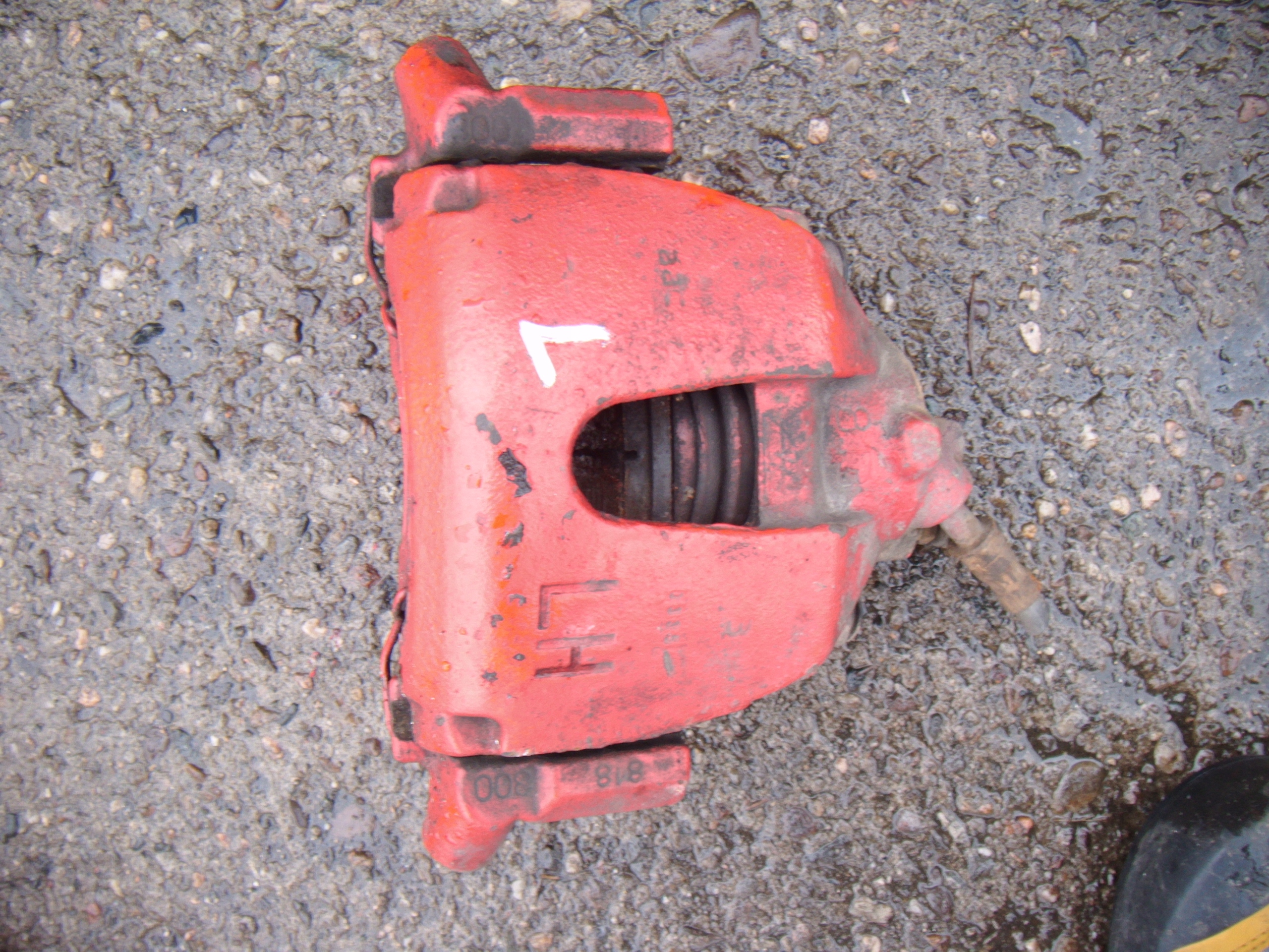 VOLVO V50 04-12 ZACISK HAMULCOWY LEWY PRZEDNI PRZÓD