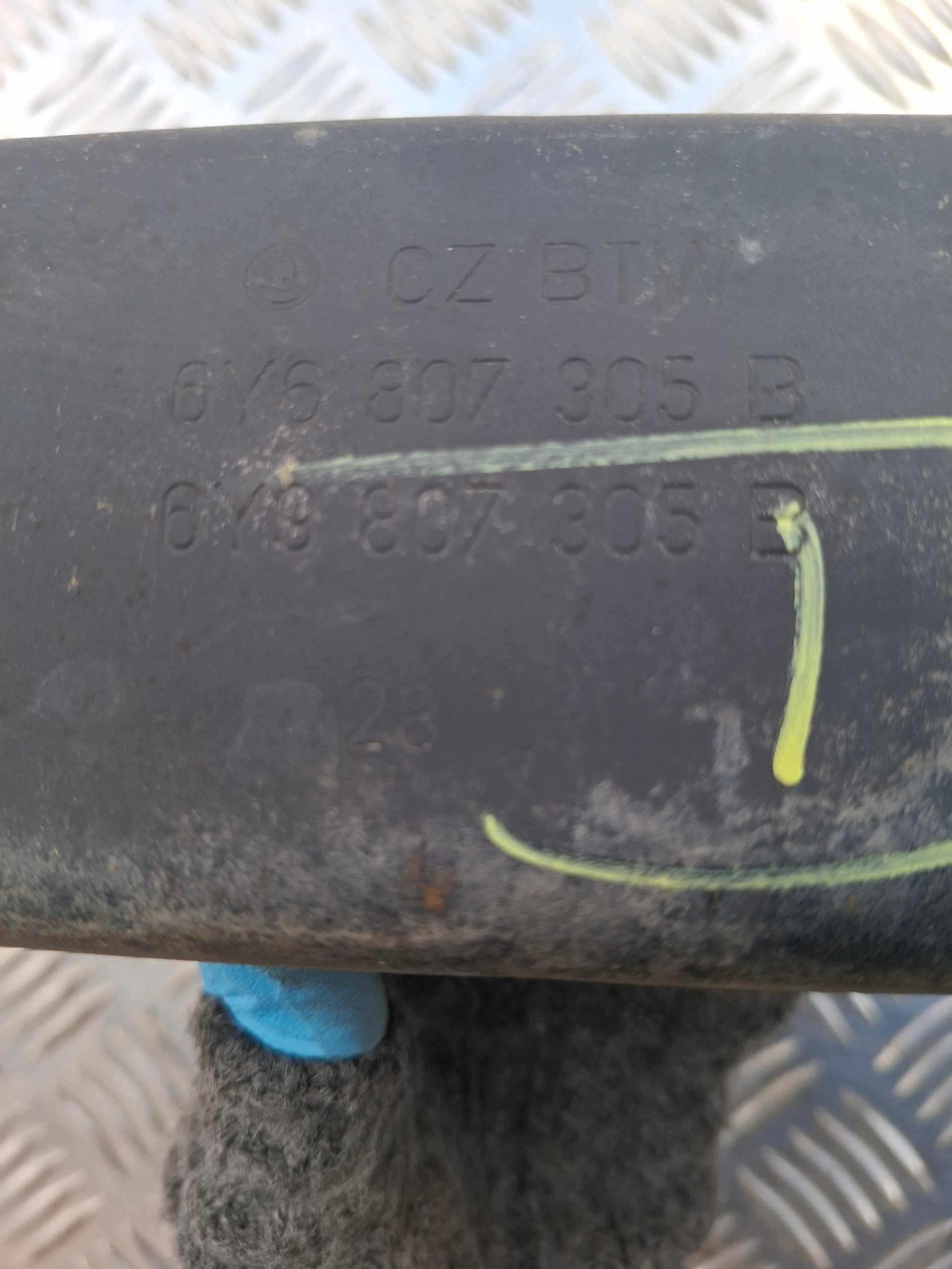 erősítés erősített hátsó hátso SKODA FABIA és