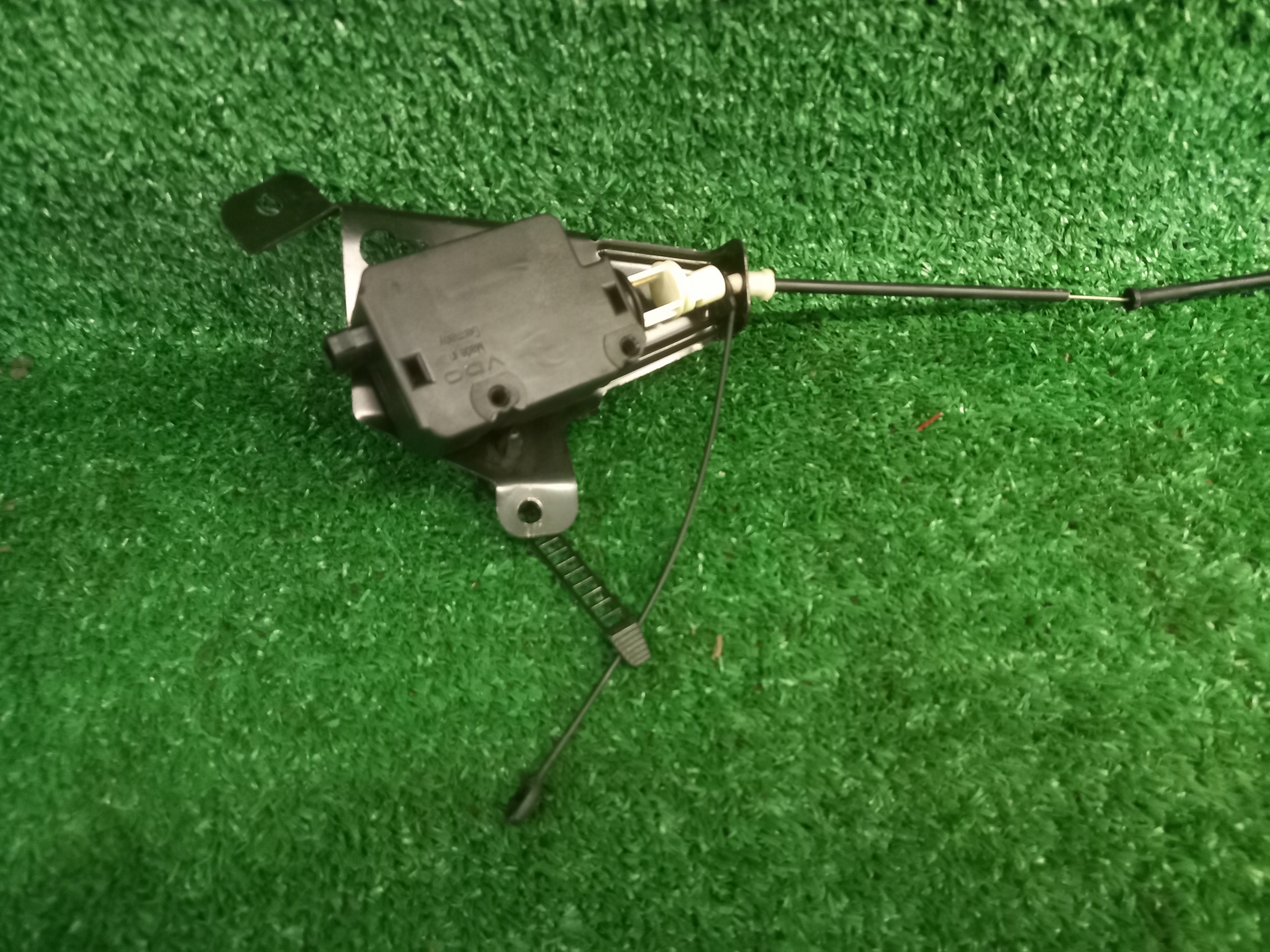 Dämpfer Klappen des Kraftstoffsbehälters BMW E39
