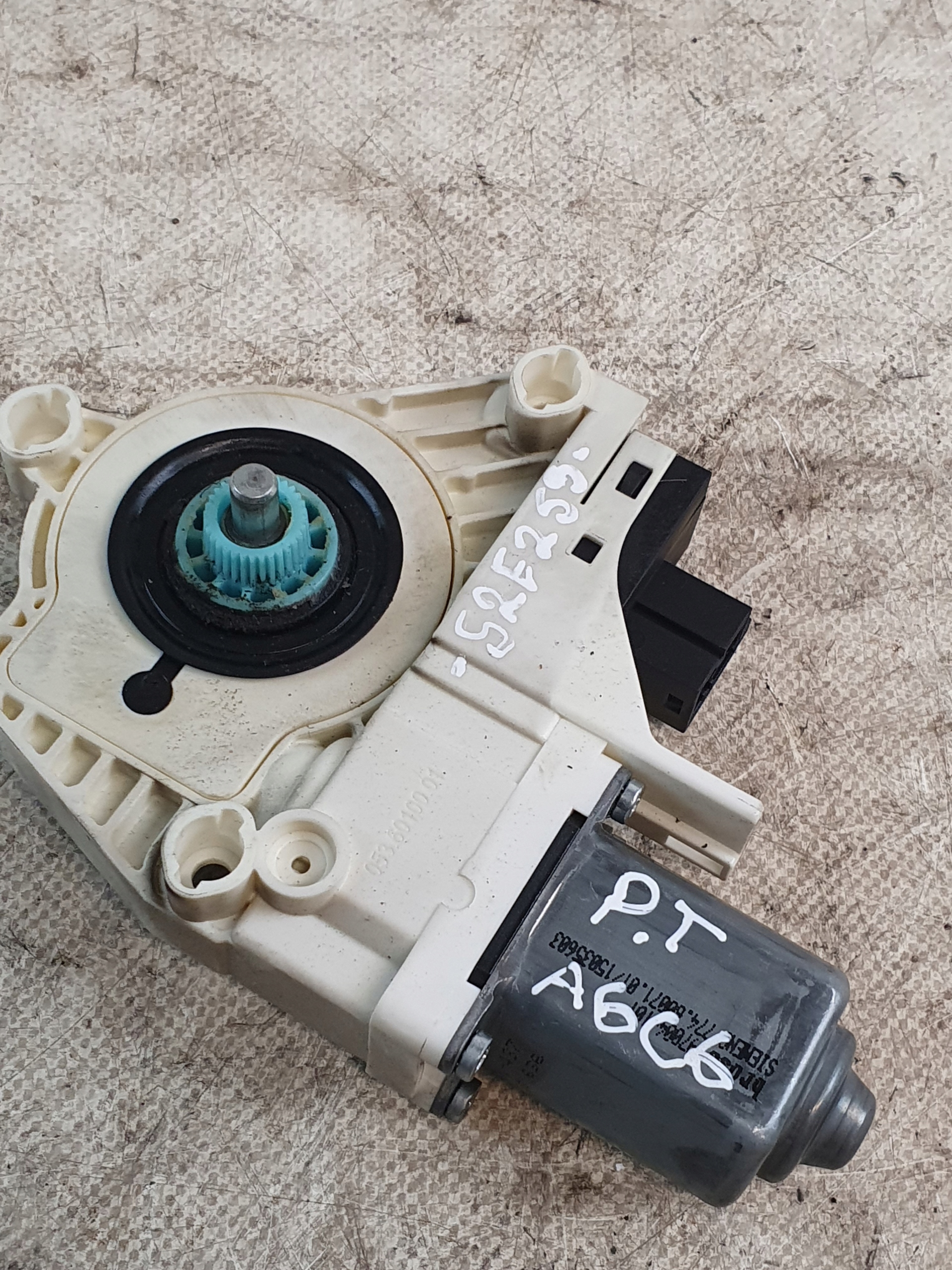 engine lifting windows right rear part OE 4F0959802A AUDI A6 C6 sedan 05r.