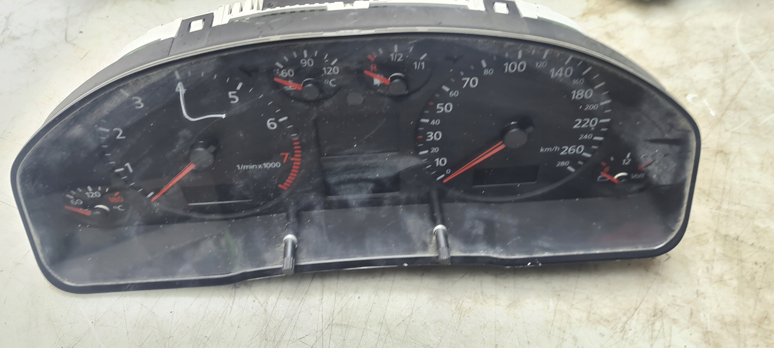 Одометр AUDI A6 C5 4b0920900l