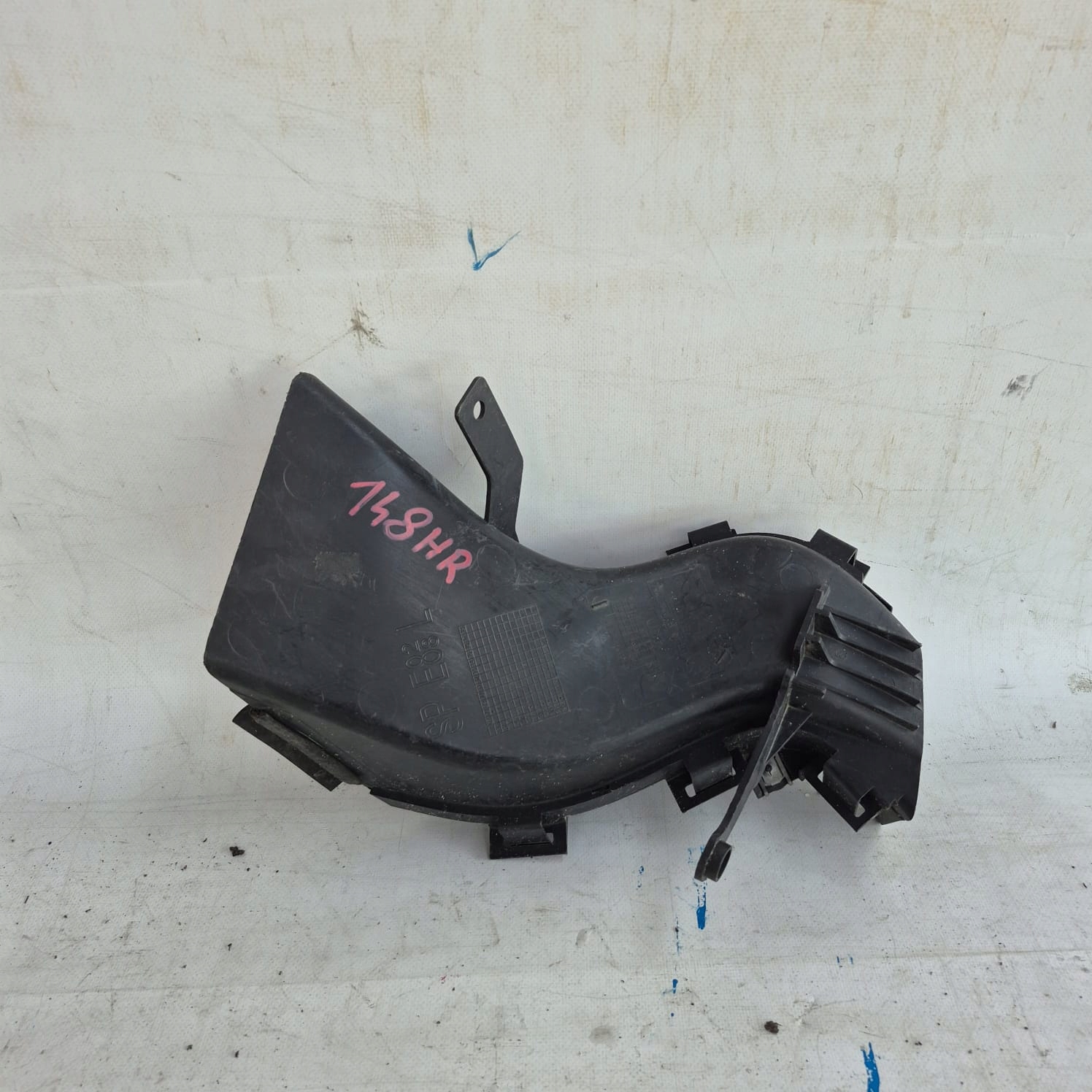 BMW 1 E82 E88 steering wheel, intake drain air 51748046299