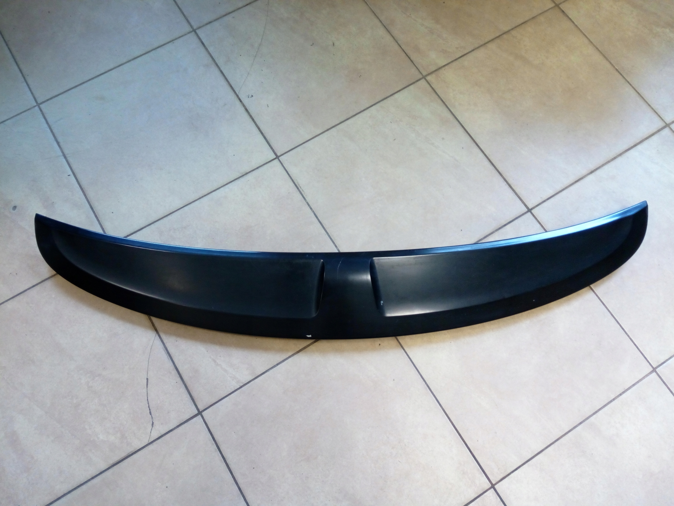 87200-FD000 - СПОЙЛЕР ЗАКРИЛКА ЕЛЕРОН ПЛАНКА KIA RIO I ' 00 - > 05 ОРИГ*