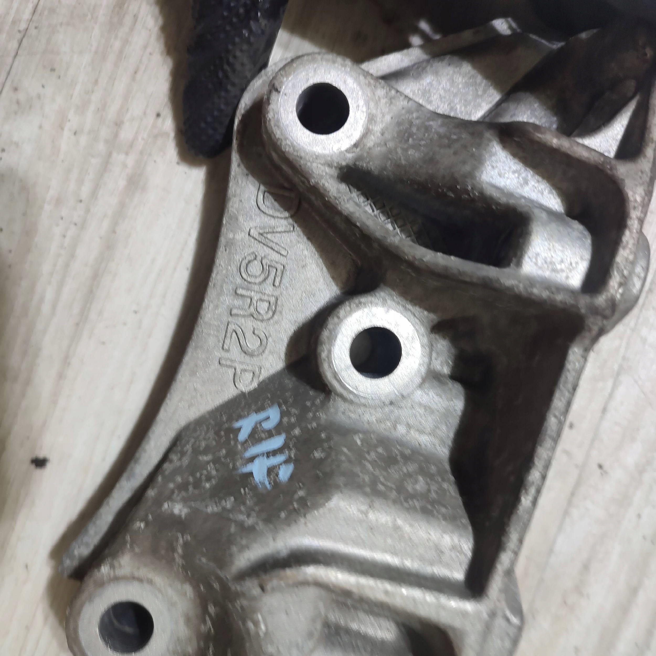 gearbox mount Peugeot Rifter DV5R2P