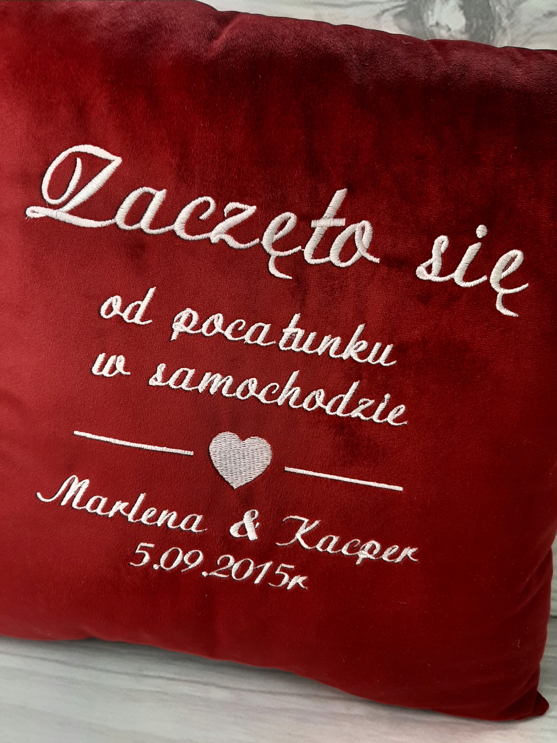 PODUSZKA Z HAFTEM PREZENT NA WALENTYNKI UPOMINEK Marka inna