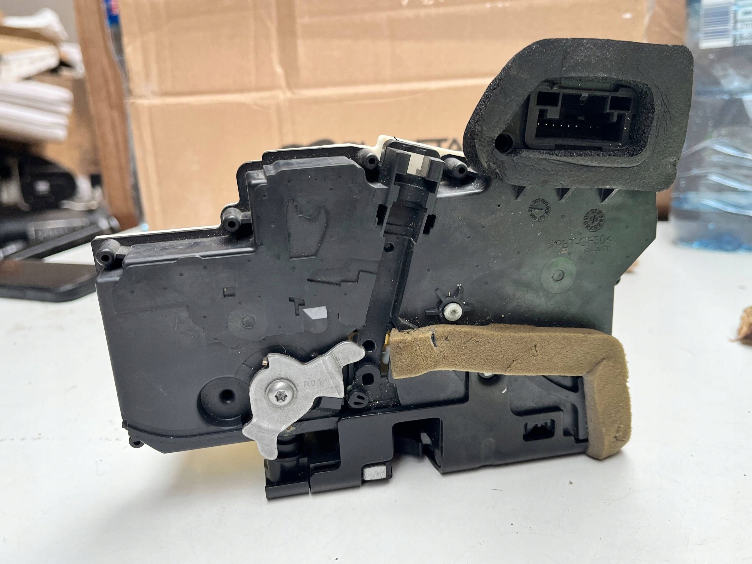 AUDI A7 4K8 lock door right rear part 4K0839016P !J