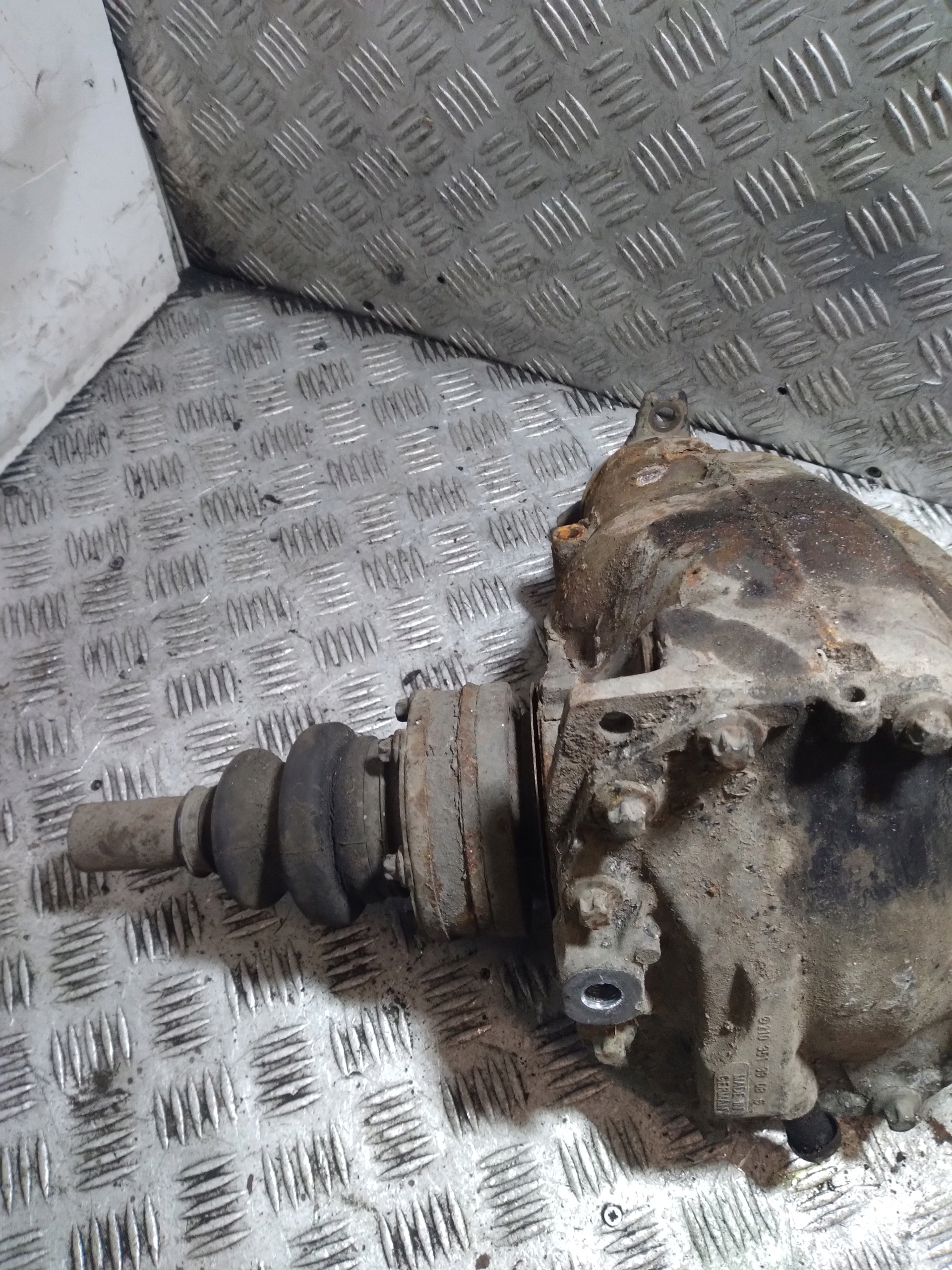 differential rear diff MERCEDES-BENZ C-KLASA W203 2103513308