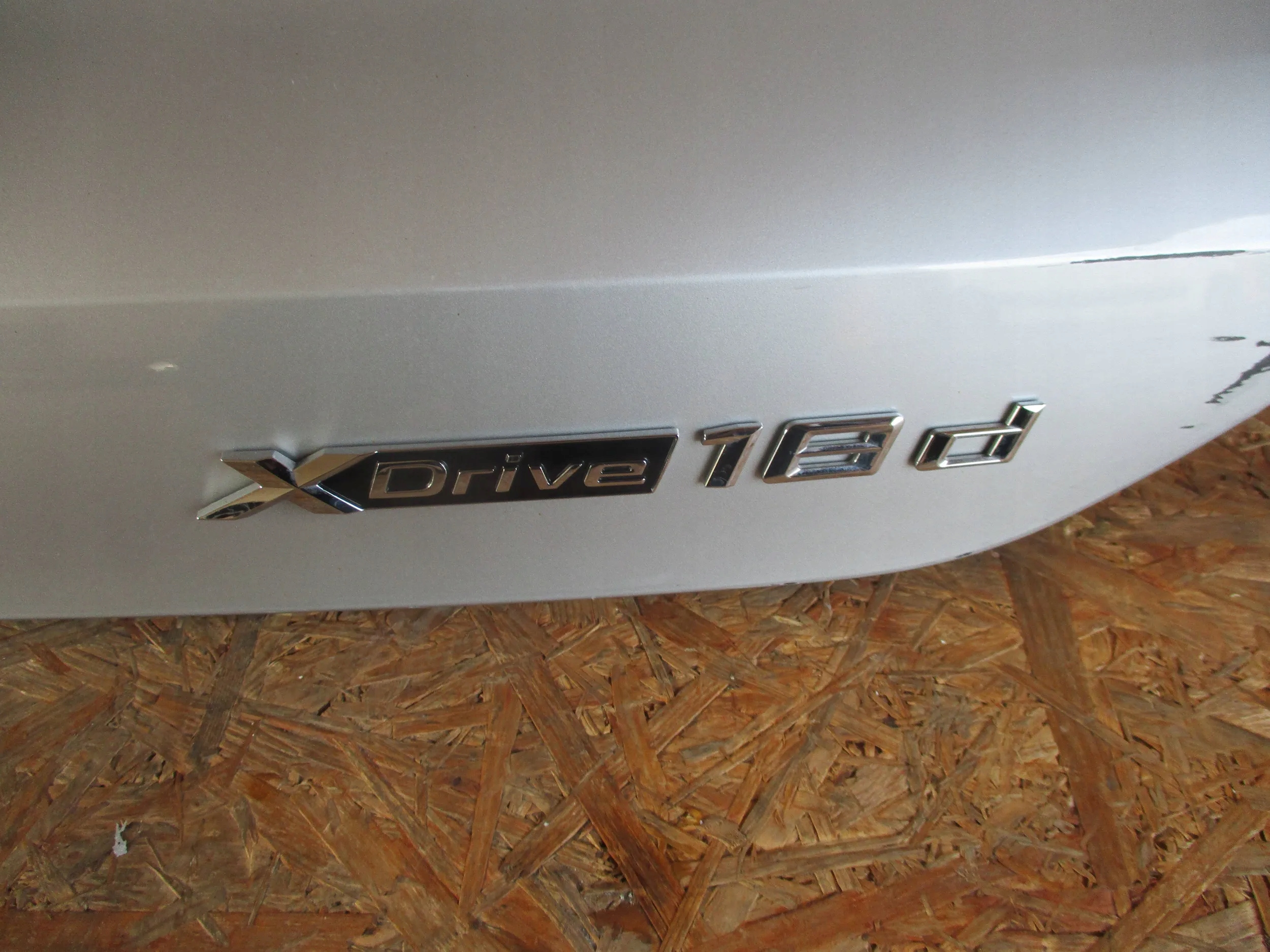 COUVERTURE DU CAPOT ARRIÈRE BMW X2 F39