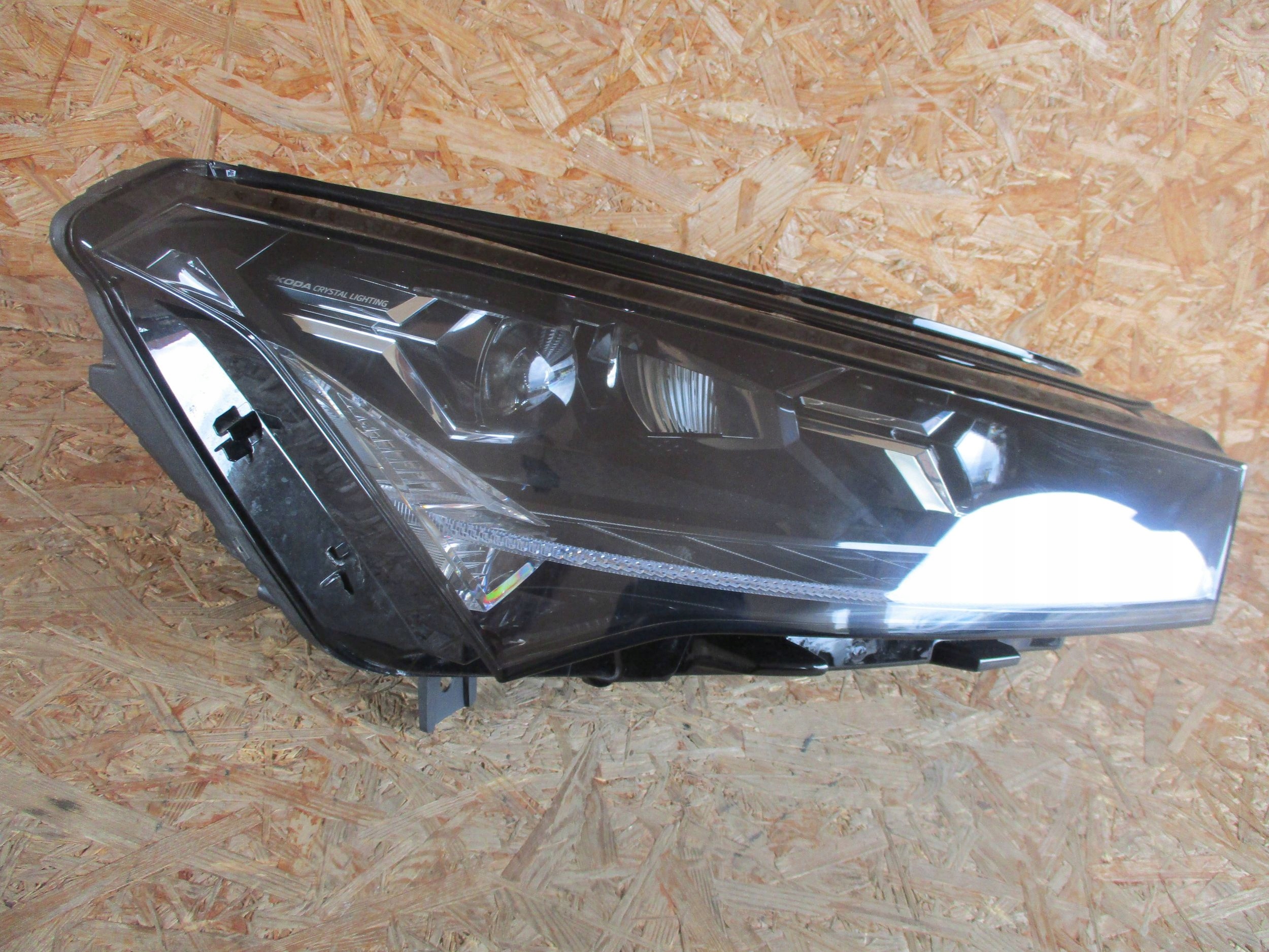 light front front right SKODA ENYAQ KRISTAL LIGHTING