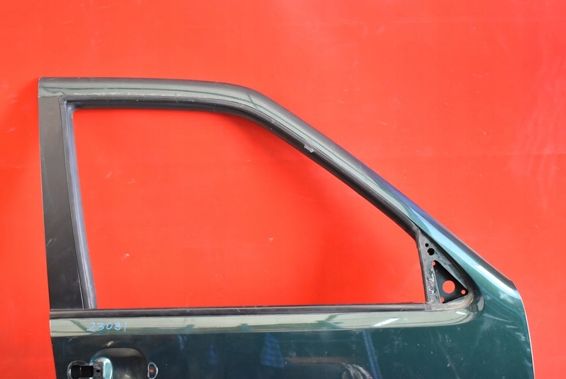 DRZWI PRAWE PRZÓD PRZEDNIE NISSAN TERRANO II LIFT Strona zabudowy przód - prawa