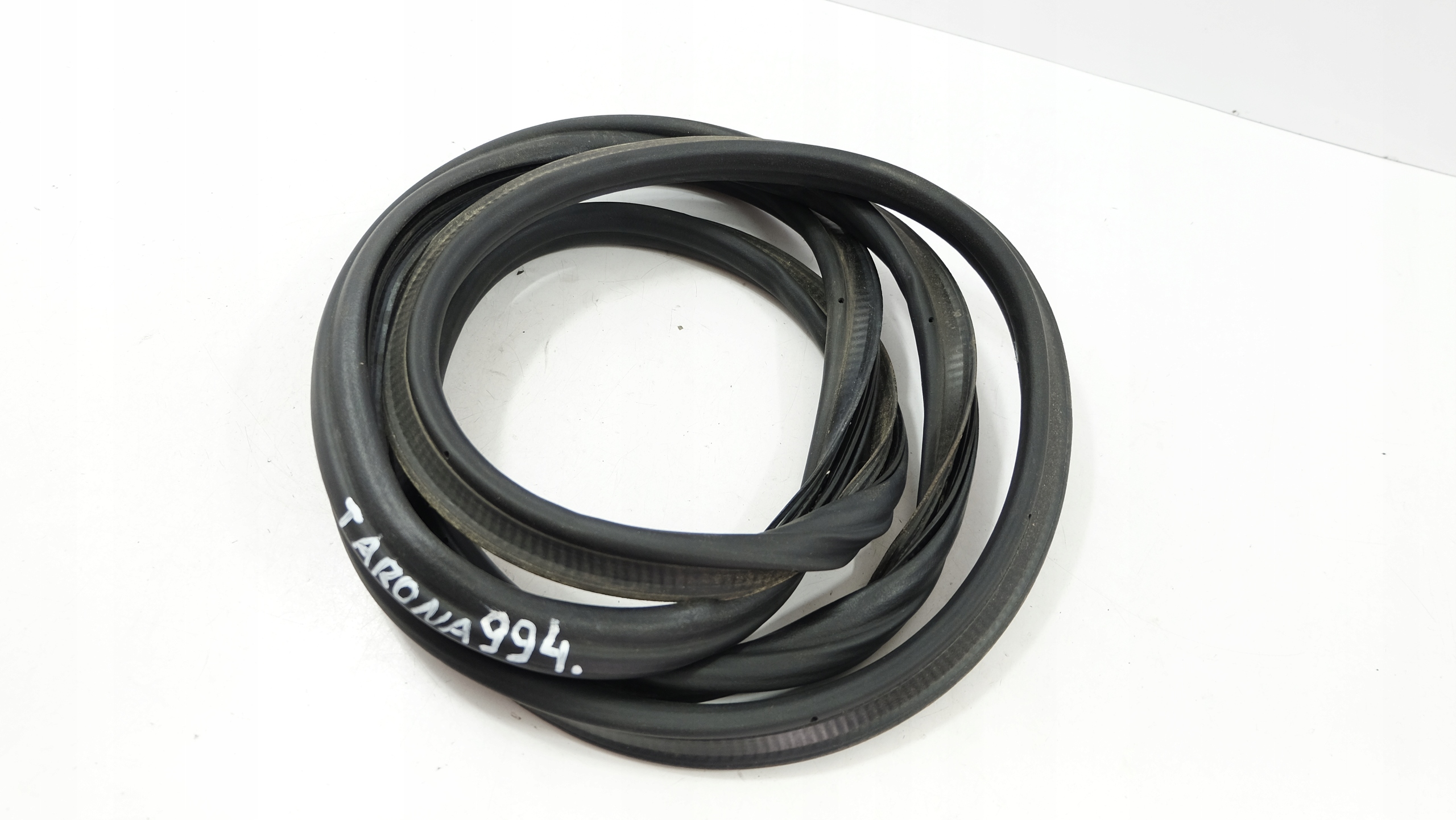 SEAT ARONA USZCZELKA KLAPY BAGAŻNIKA