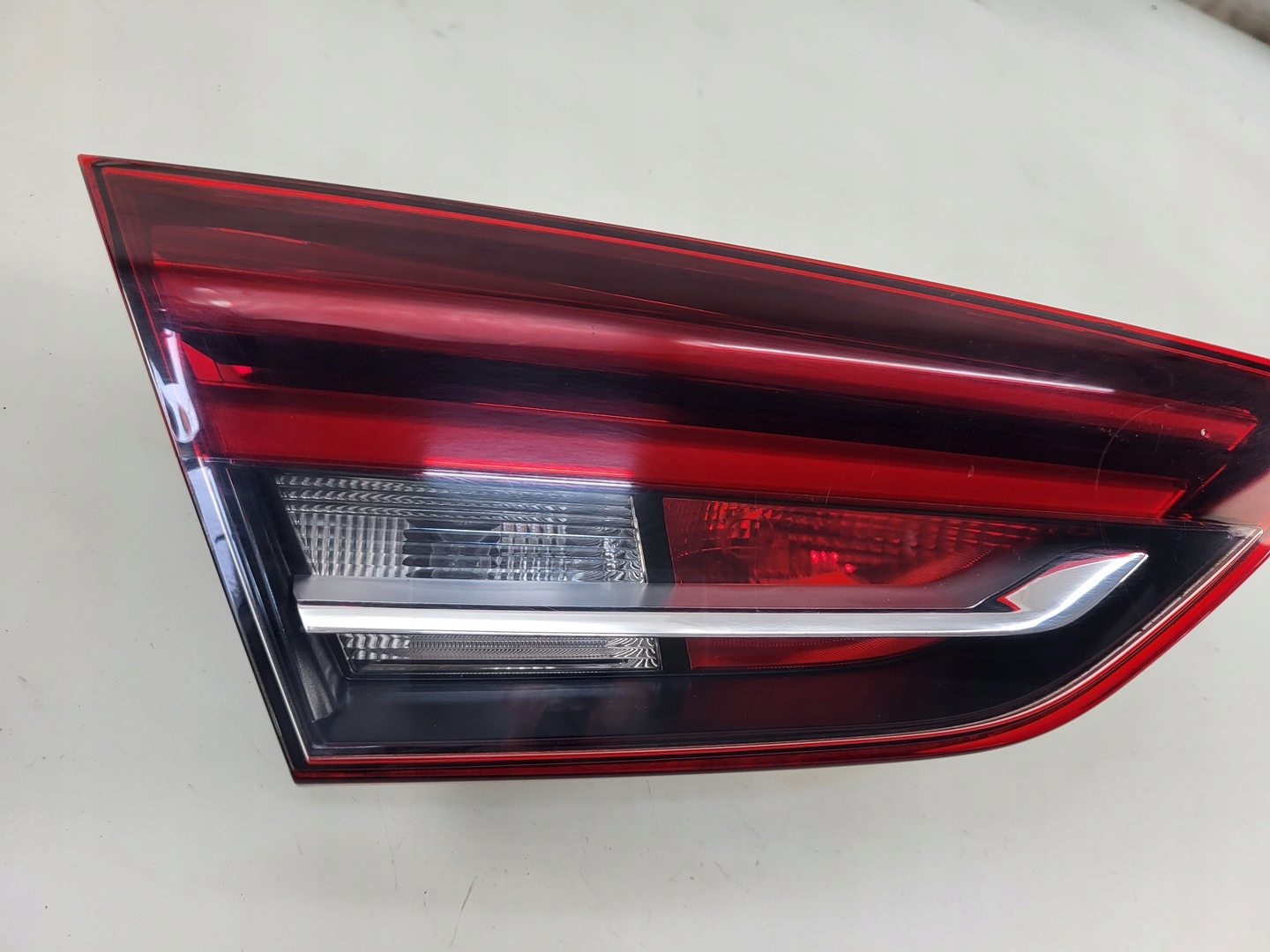 light to the bonnet left rear part left rear OPEL INSIGNIA B HB 39108791