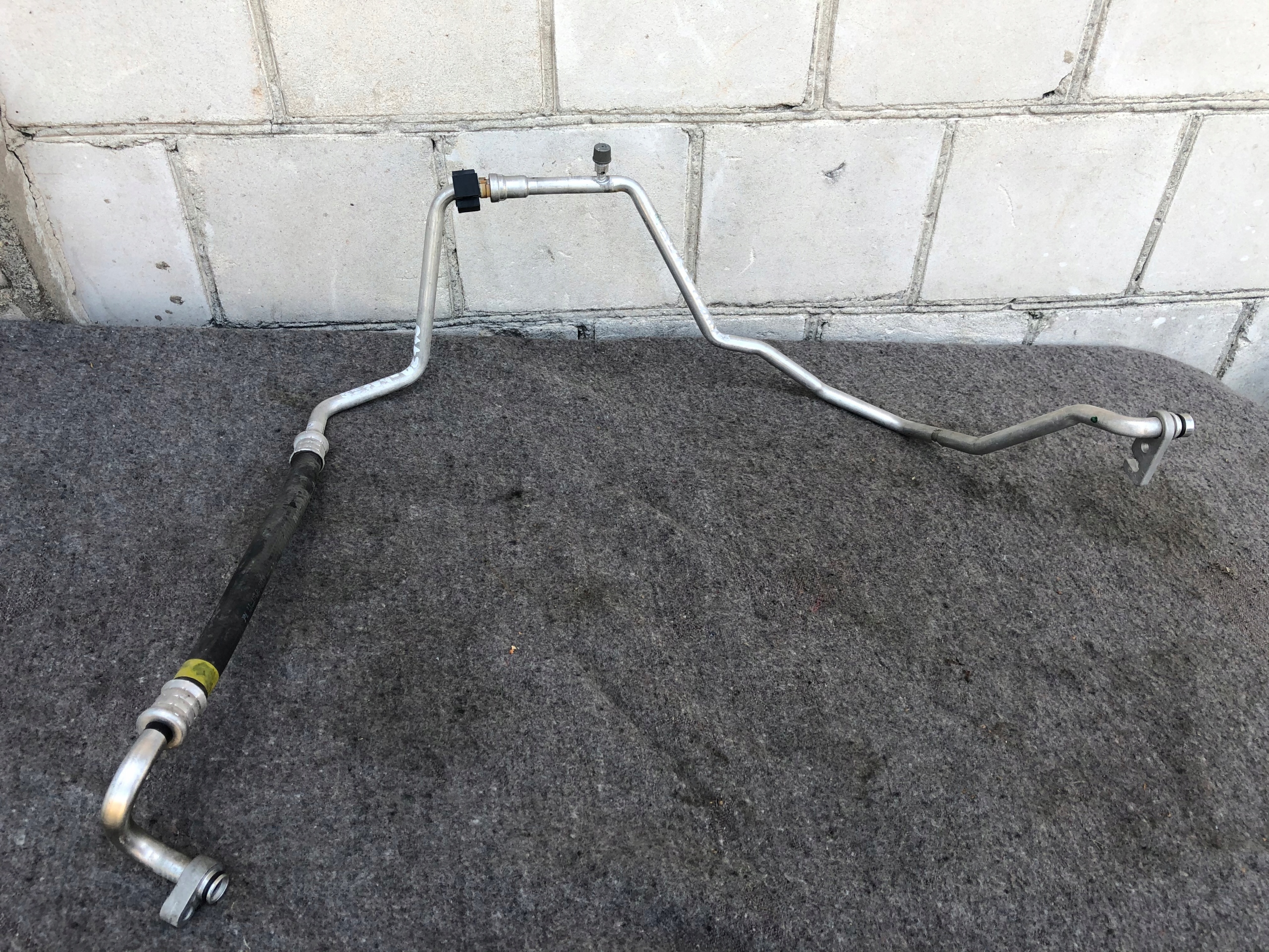 TOYOTA AURIS ТРУБА КОНДИЦИОНЕР ШЛАНГ 88704-0Z170