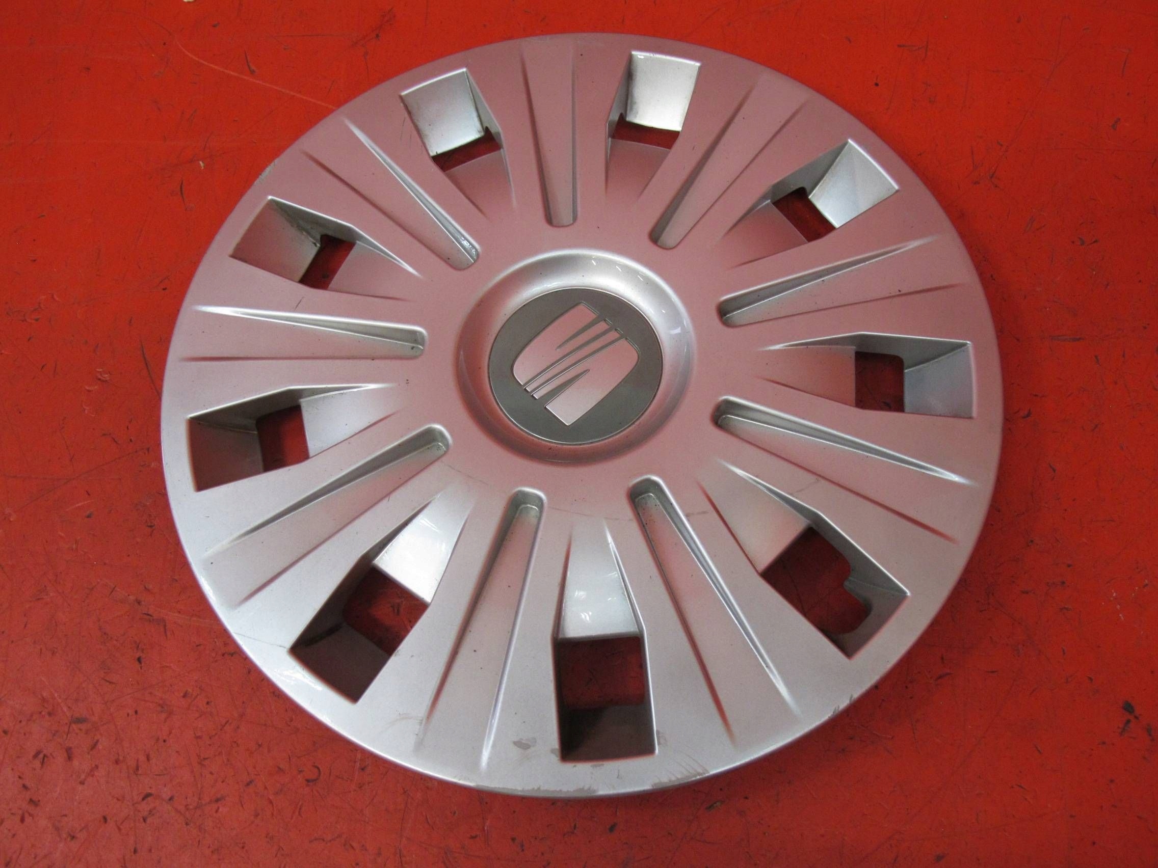 SEAT ALHAMBRA 2 II 7N copri - Coperchio ruote 16'' 7N5601147