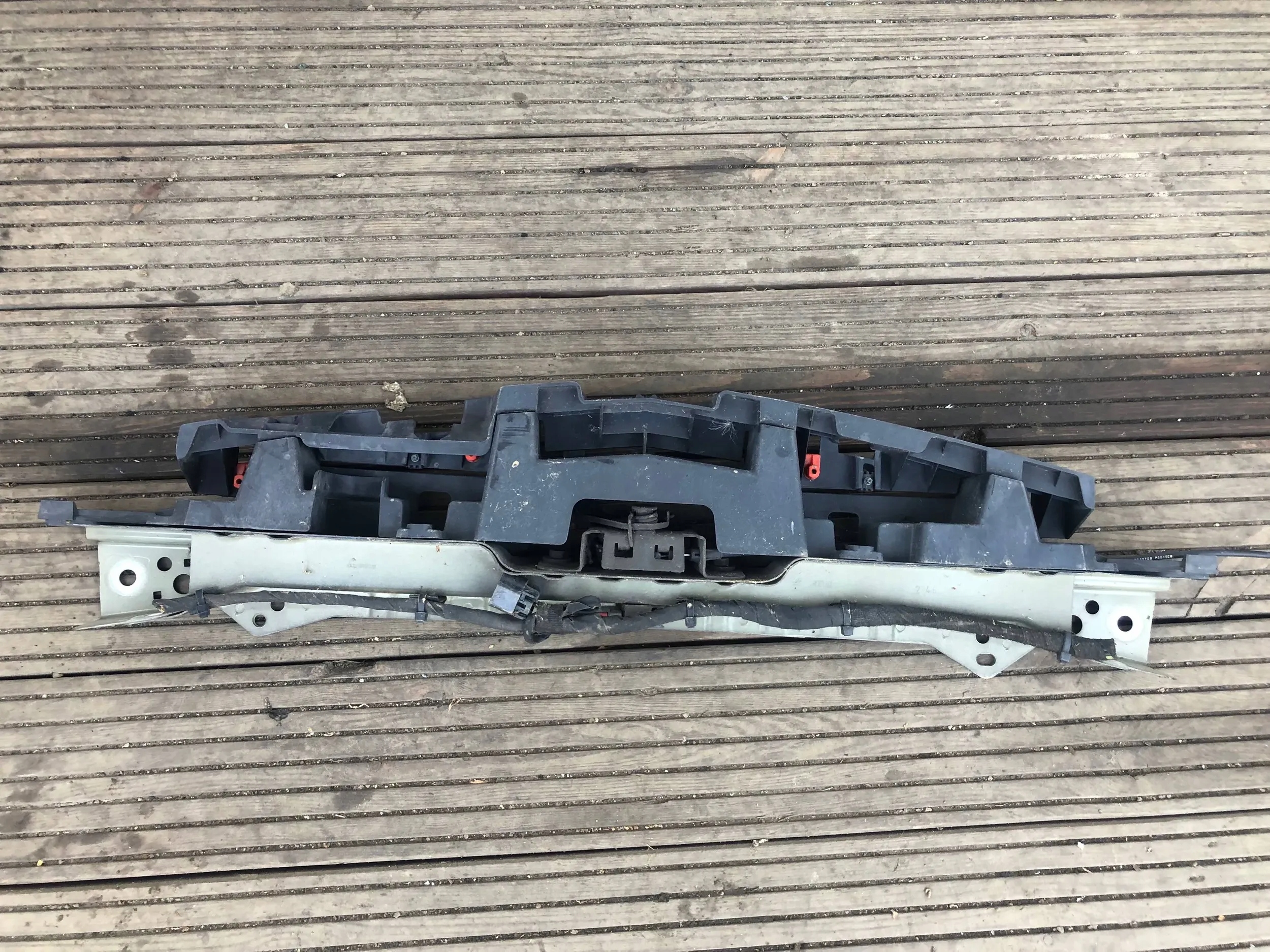 kryt držák stěny OPEL ASTRA J 13354566