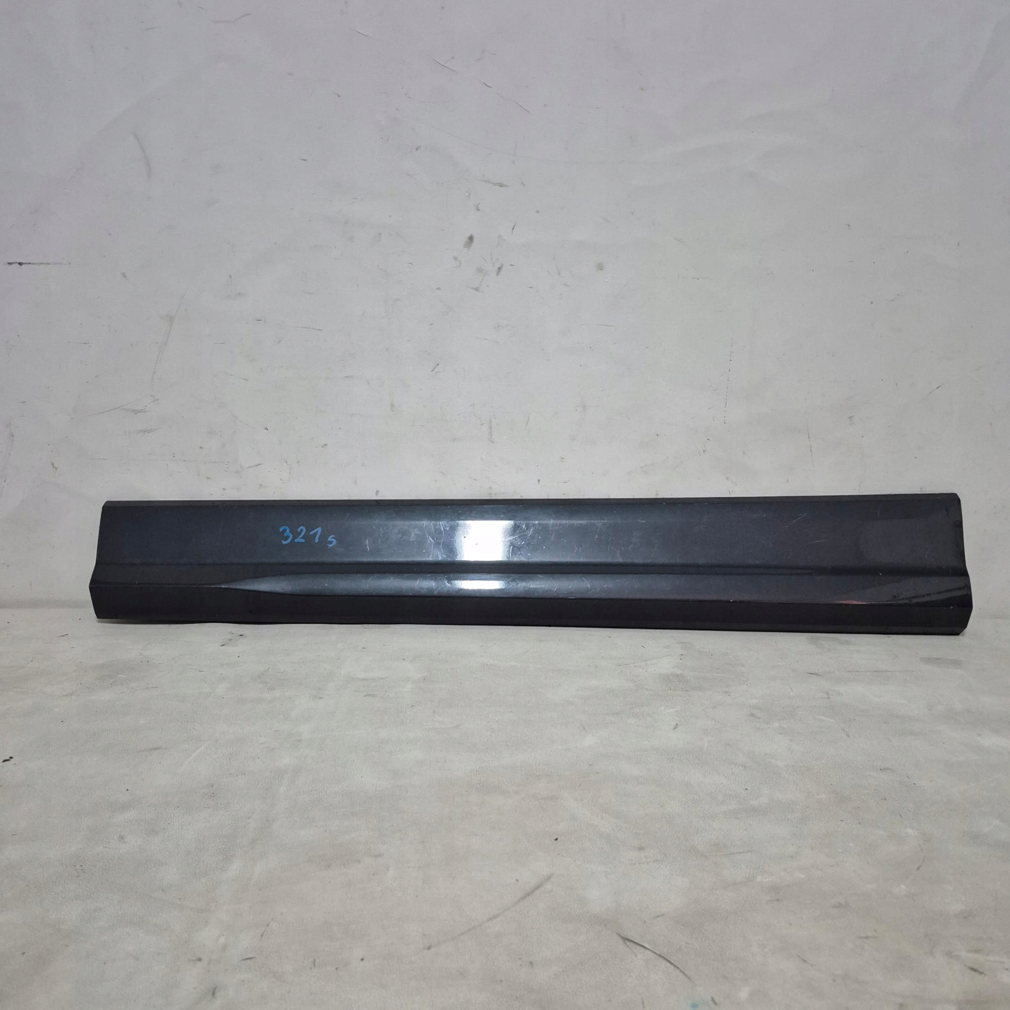 AUDI Q2 S-LINE 16r. -> moulding cap door left front 81A853959B