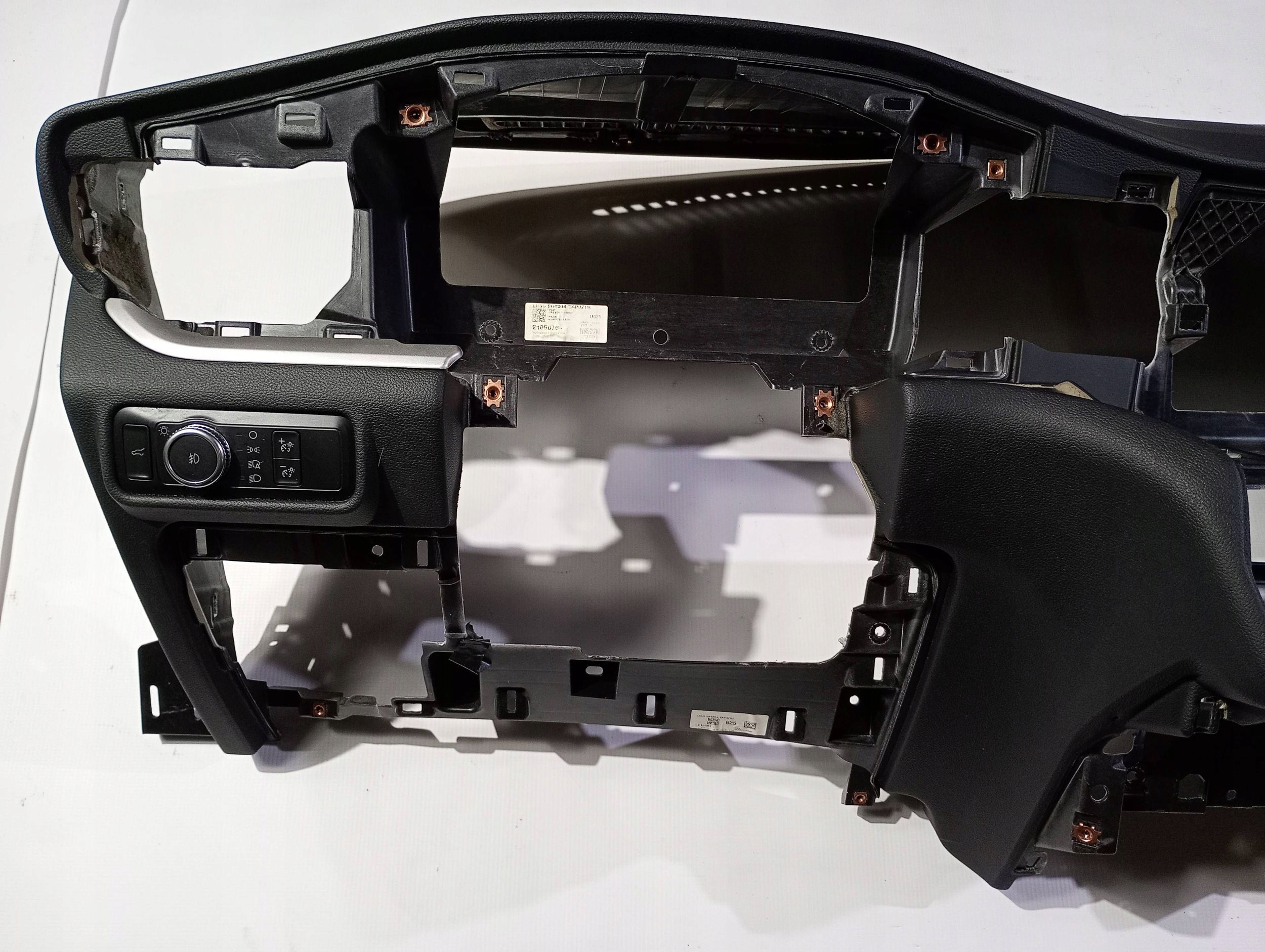 dashboard instrument panel console cockpit airbag Ford Explorer VI 3.0 ST 2020