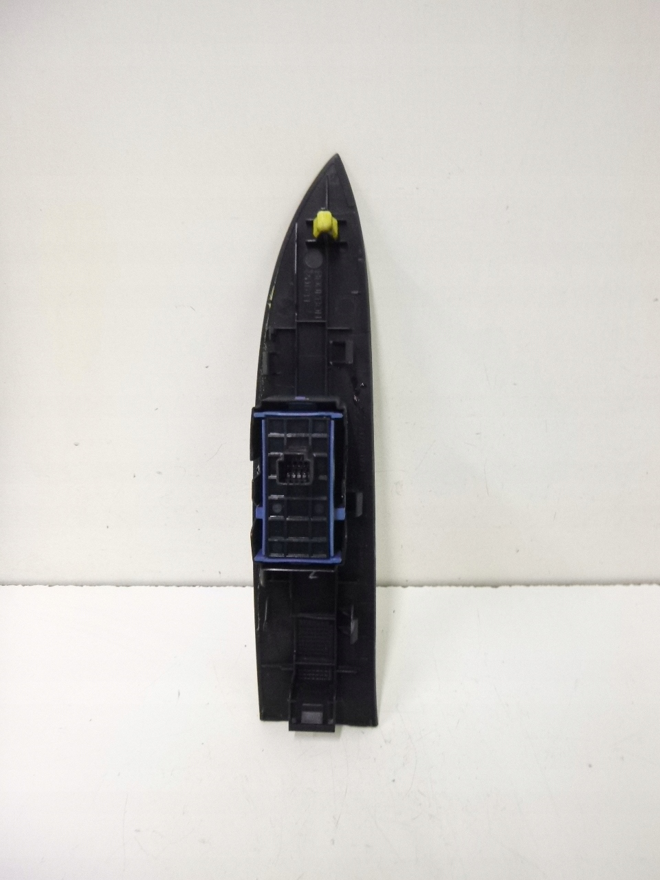 Bouton panel Vitre Toyota Avensis III T27