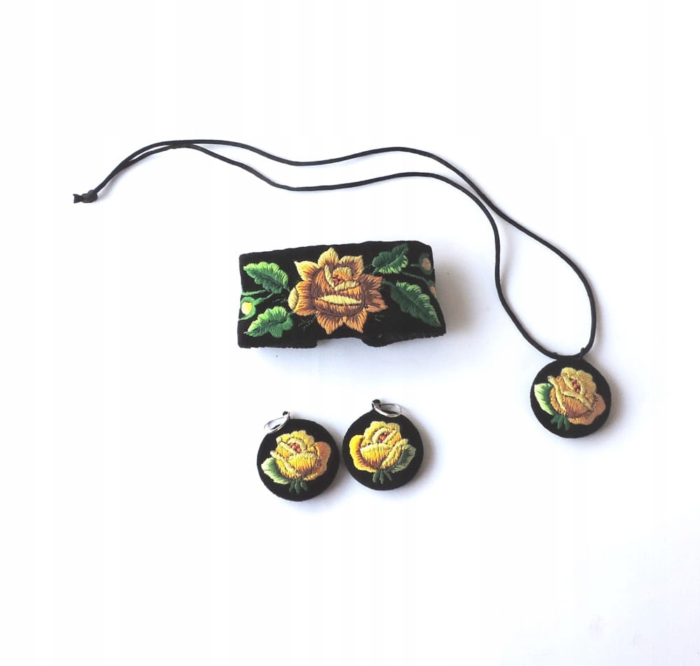 Sada lidových šperků s vyšívanými žlutými rybářskými růžemi
