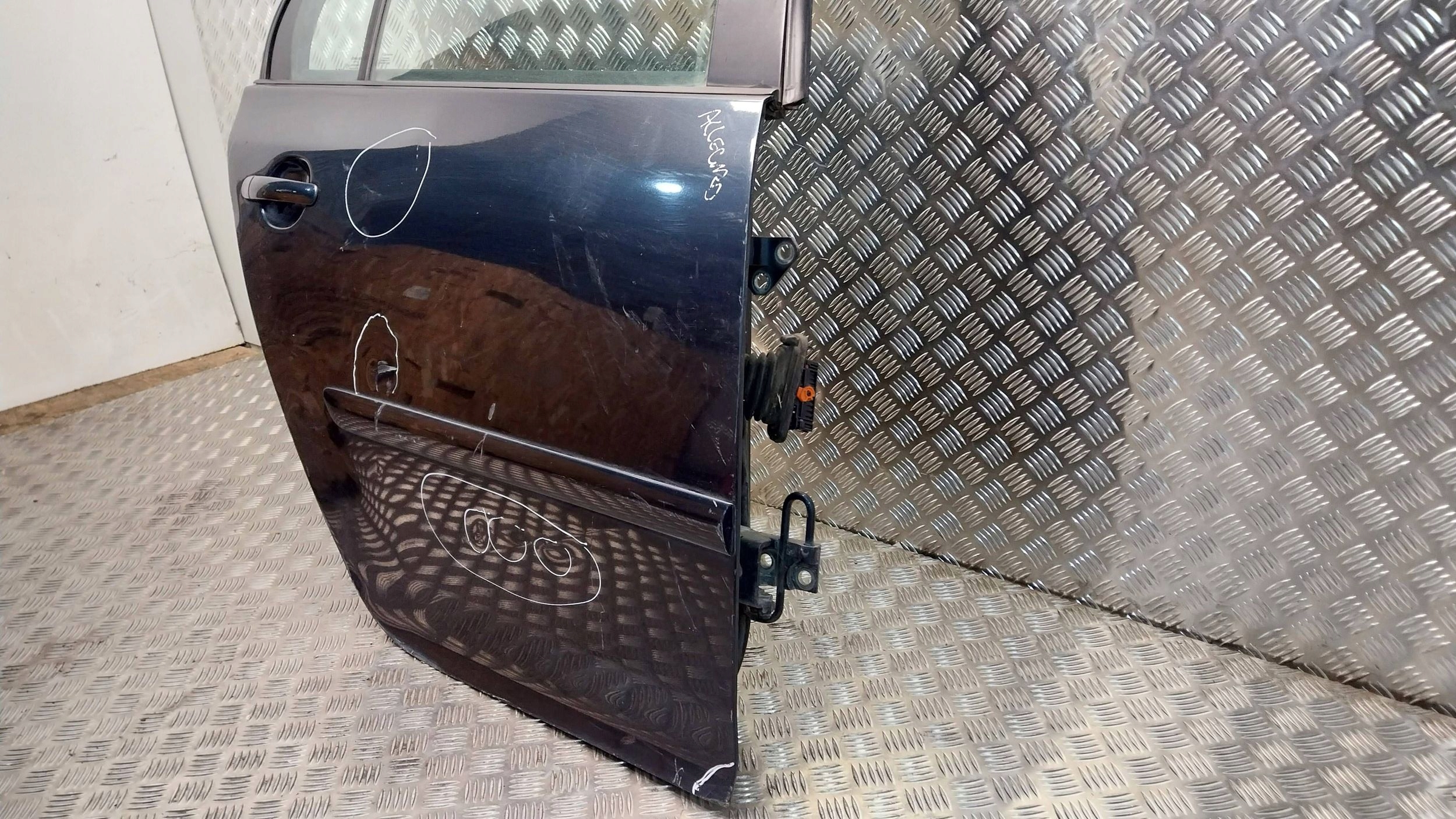 Portière Arrière Droit VW GOLF V HATCHBACK 03