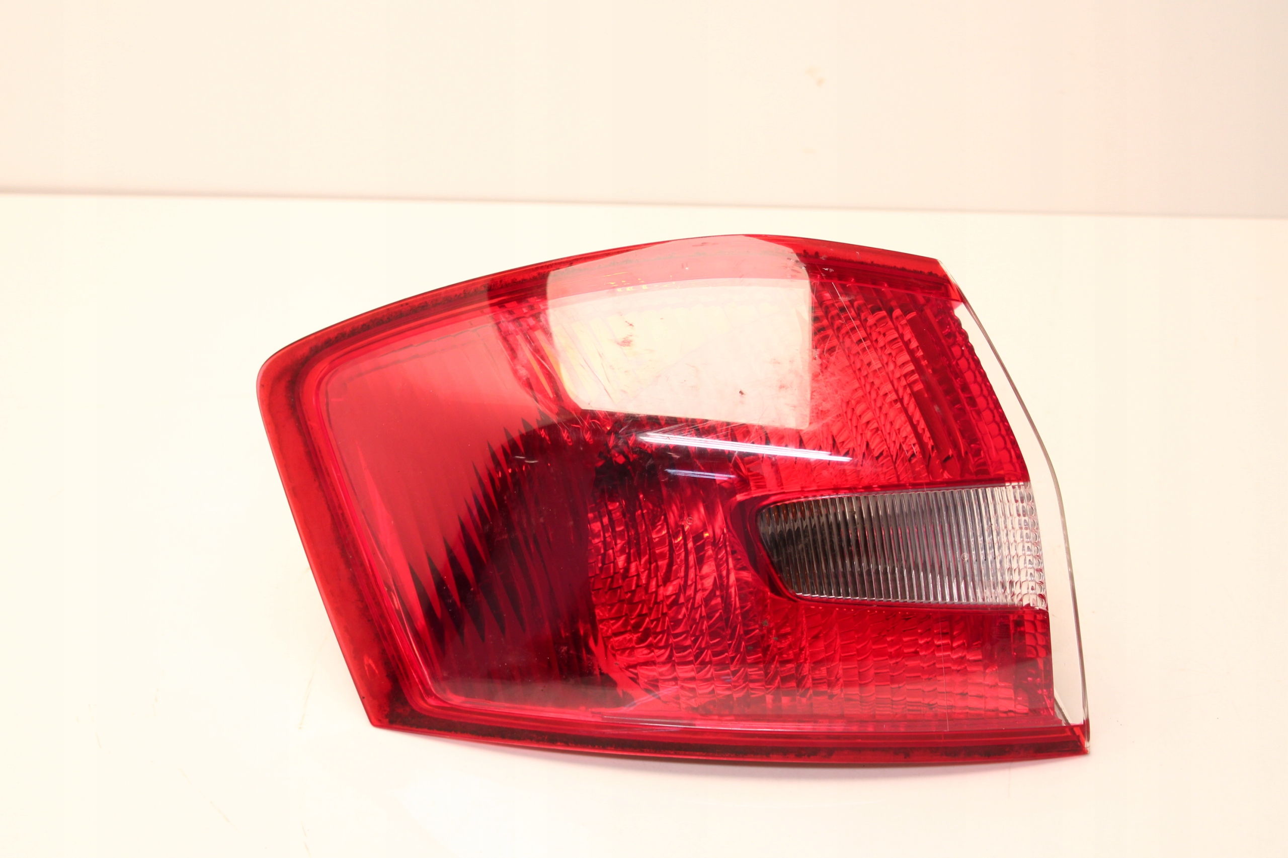 FORD KUGA MK1 08R- LAMPA LEWA TYLNA LEWY TYŁ