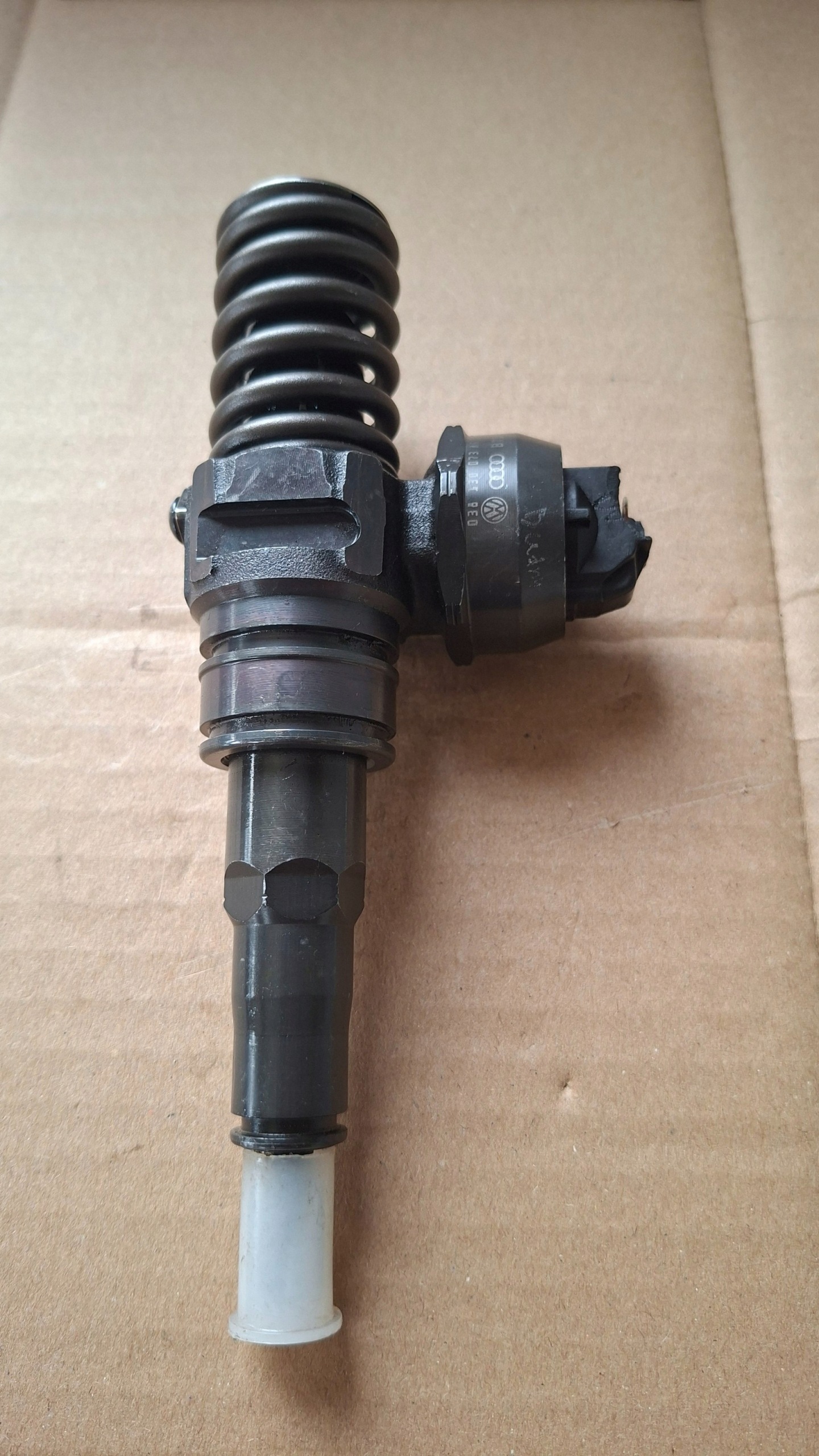 Pumpedüse VW 1.9TDI BOSCH 0414720215 WYDRUK