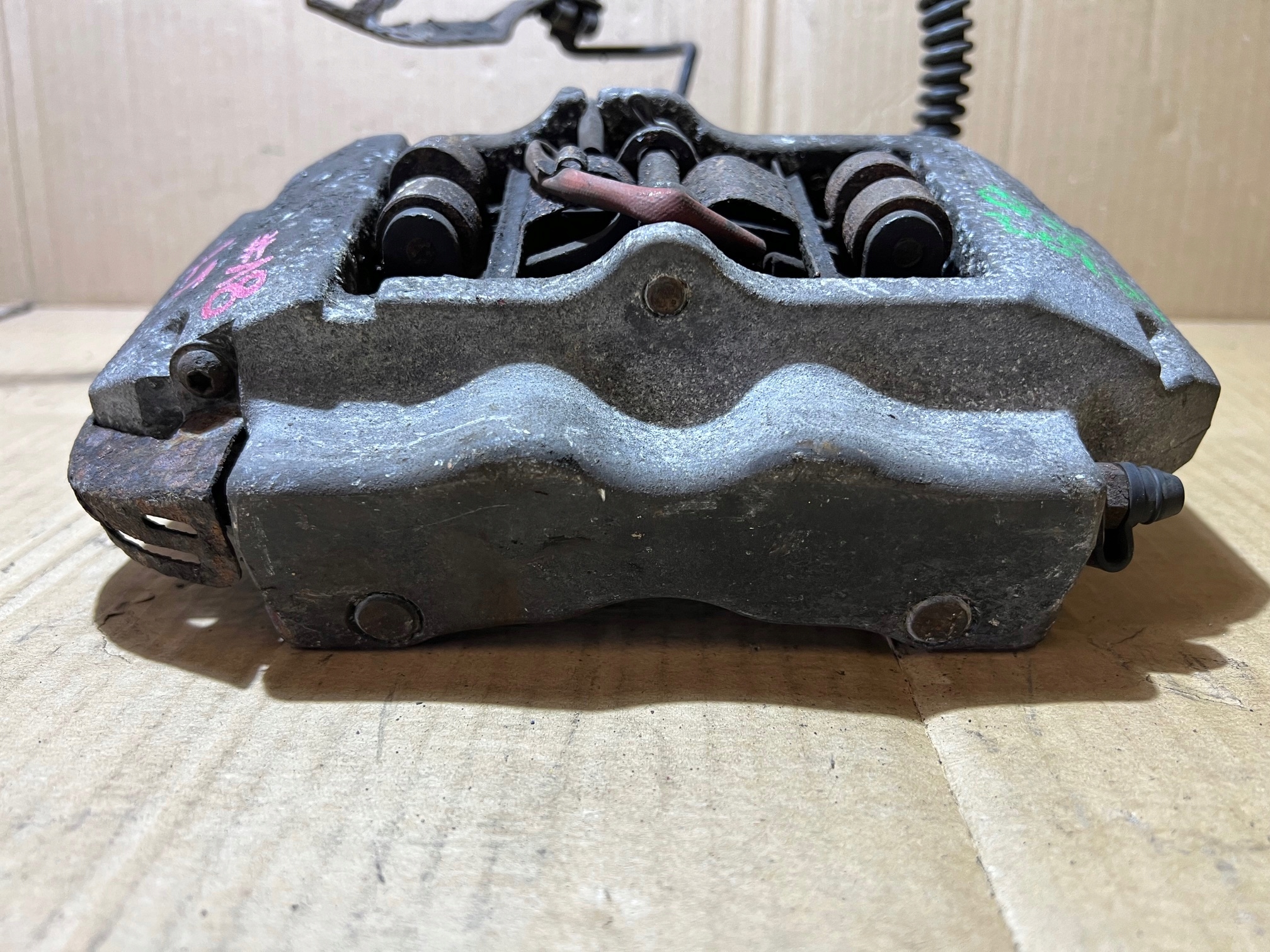 Audi Q7 4L суппорт 330MM задний левый 4 Brembo