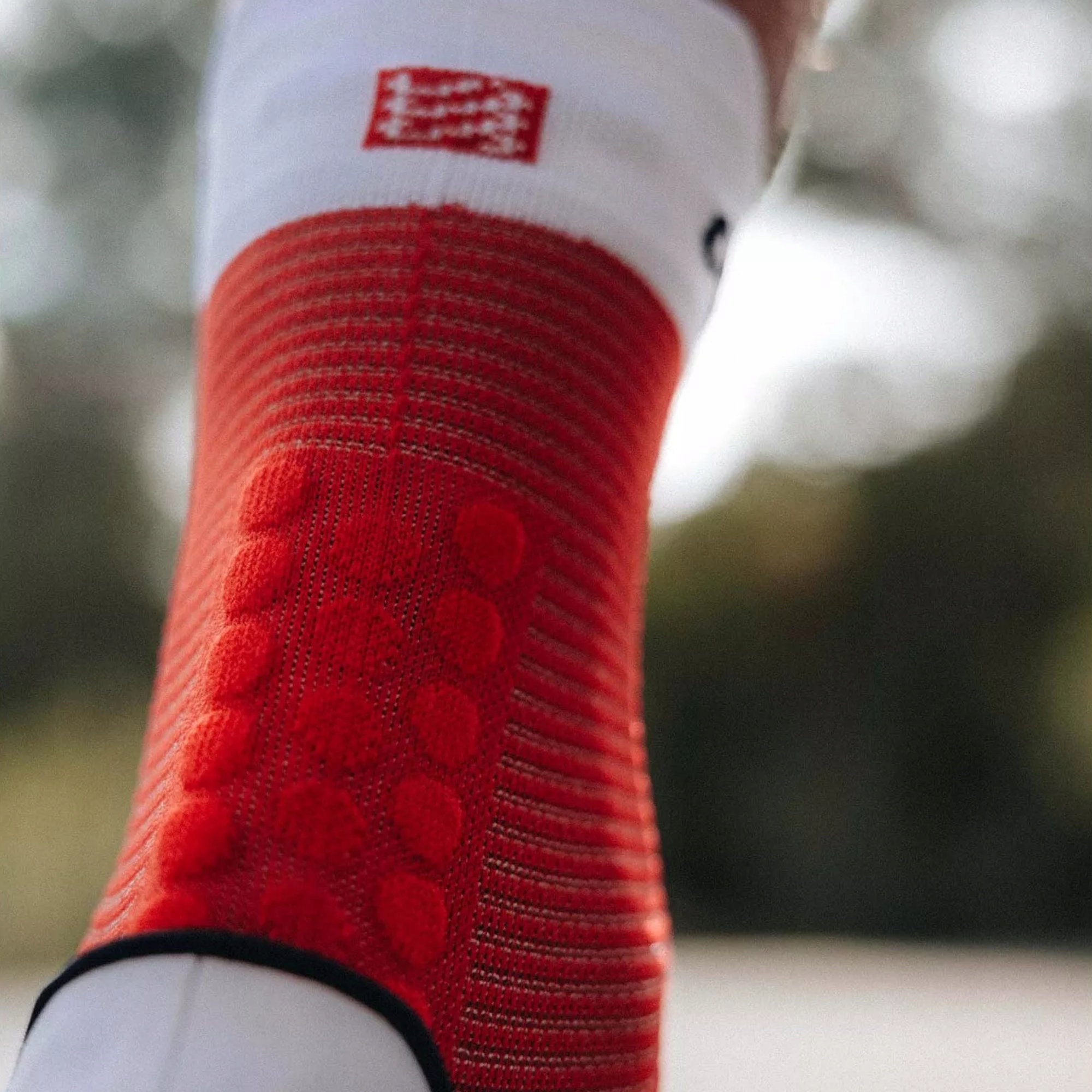 Skarpety do biegania COMPRESSPORT RUN HIGH V4.0 Wysokie za kostkę T2 Marka Compressport