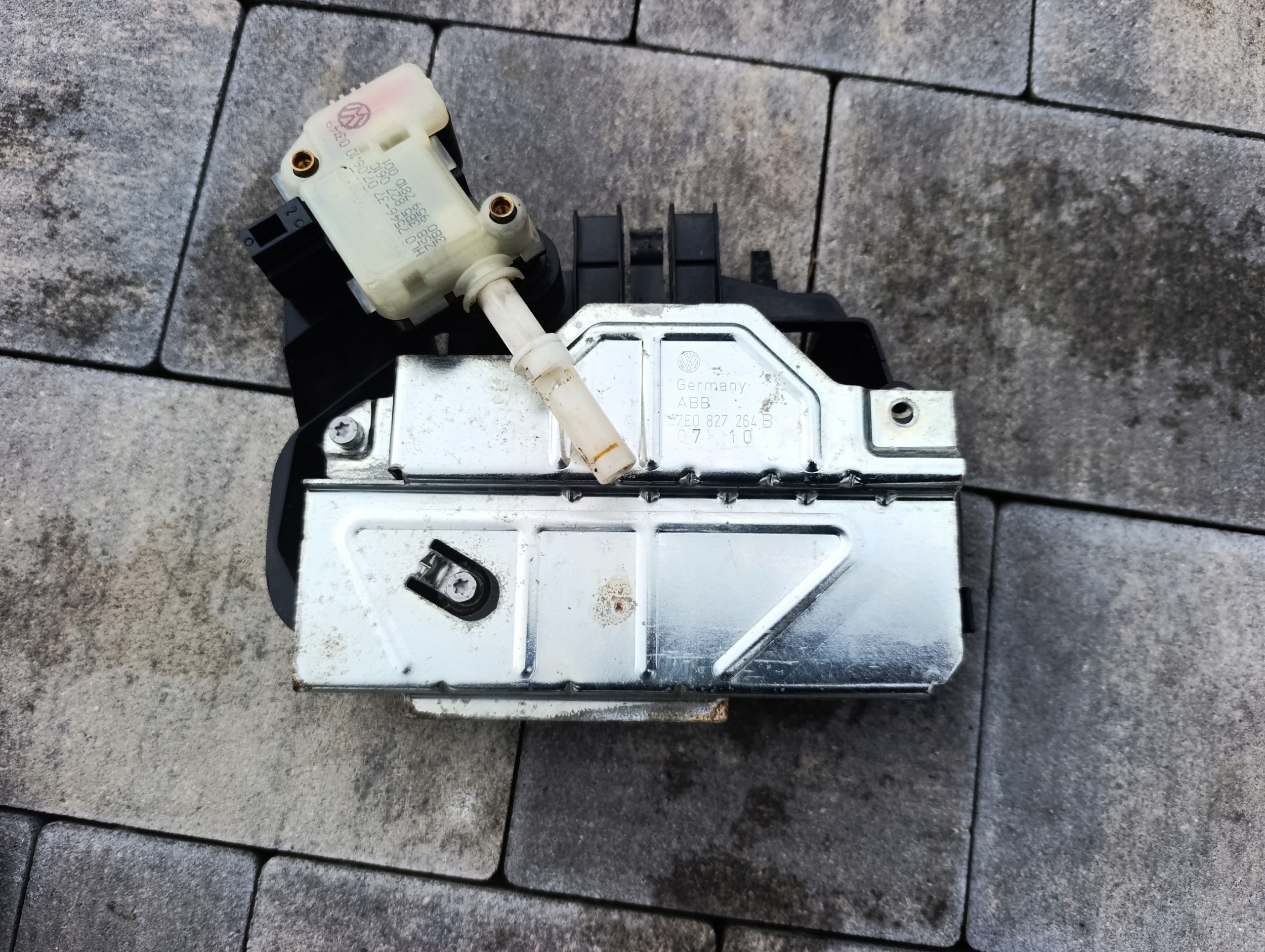 de la Serrure Poignée Mécanisme pour l’ouverture du capot VW T5 lift Complet