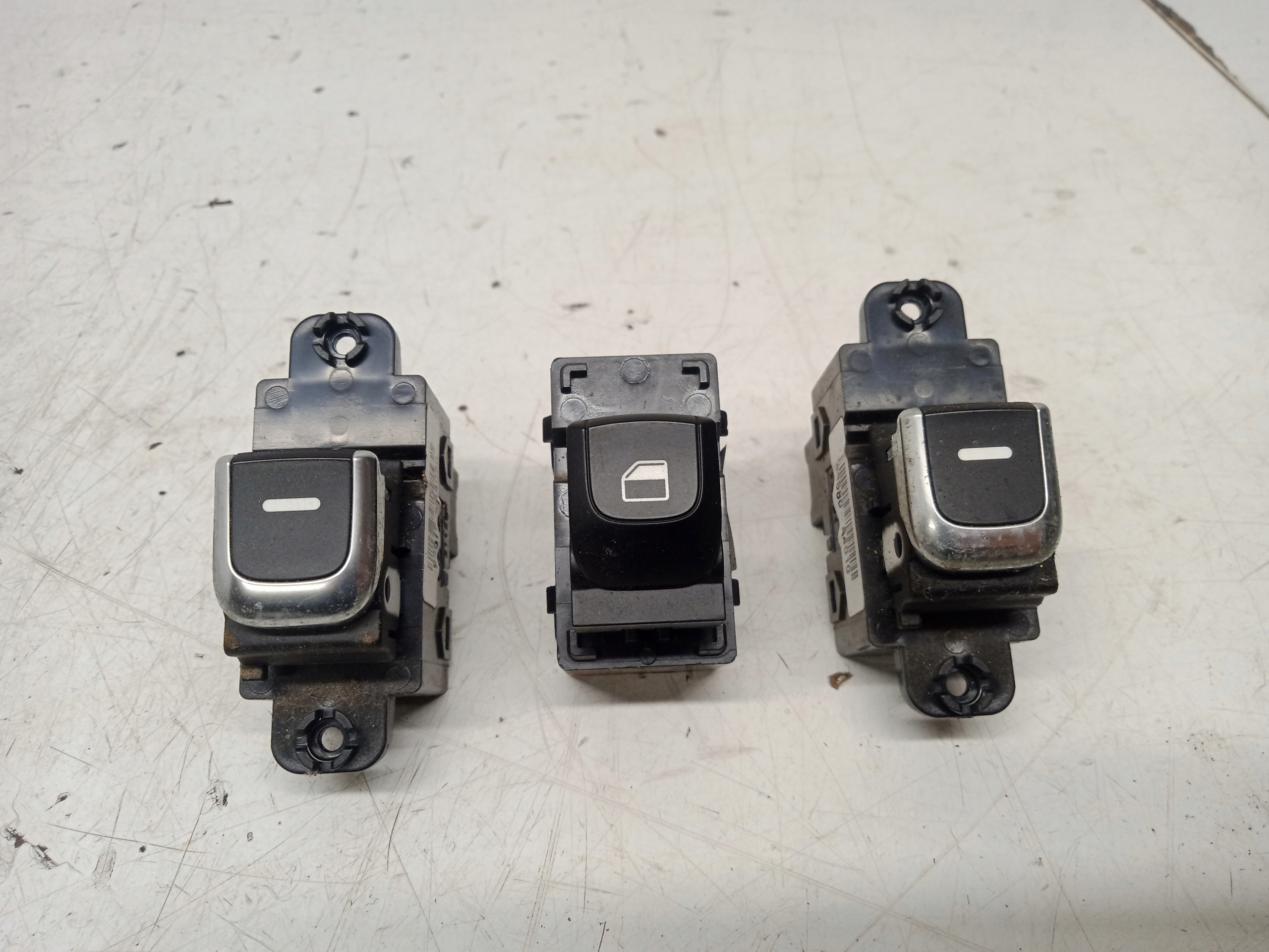 KIA CARENS switch control panel of the window 93575-A4030 2013