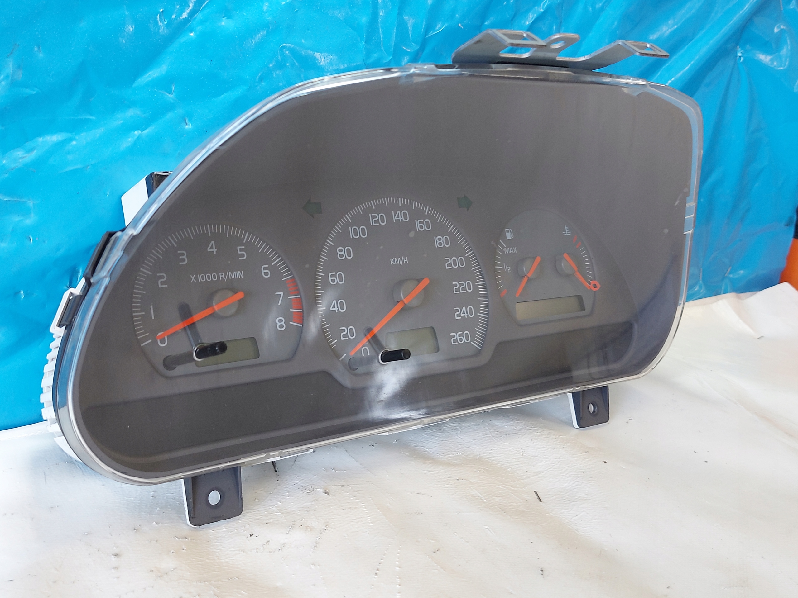 dials clock VOLVO V40 and 1.8 B 30889710B