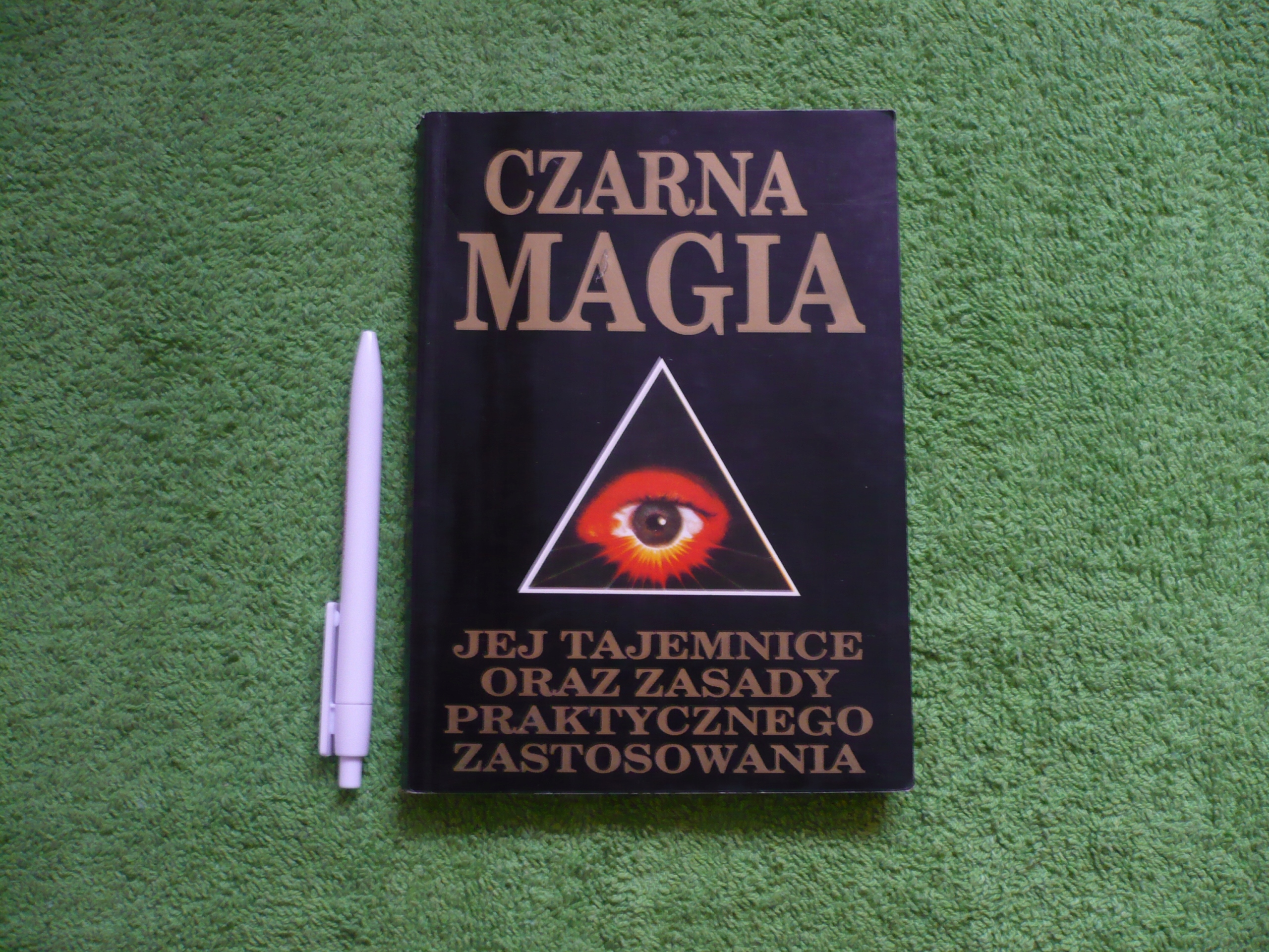 CZARNA MAGIA KSIĄŻKA