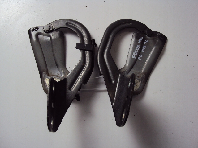 BM51-A16601-AD - ПЕТЛІ КАПОТА FORD FOCUS MK3 FL HB 16 R BF