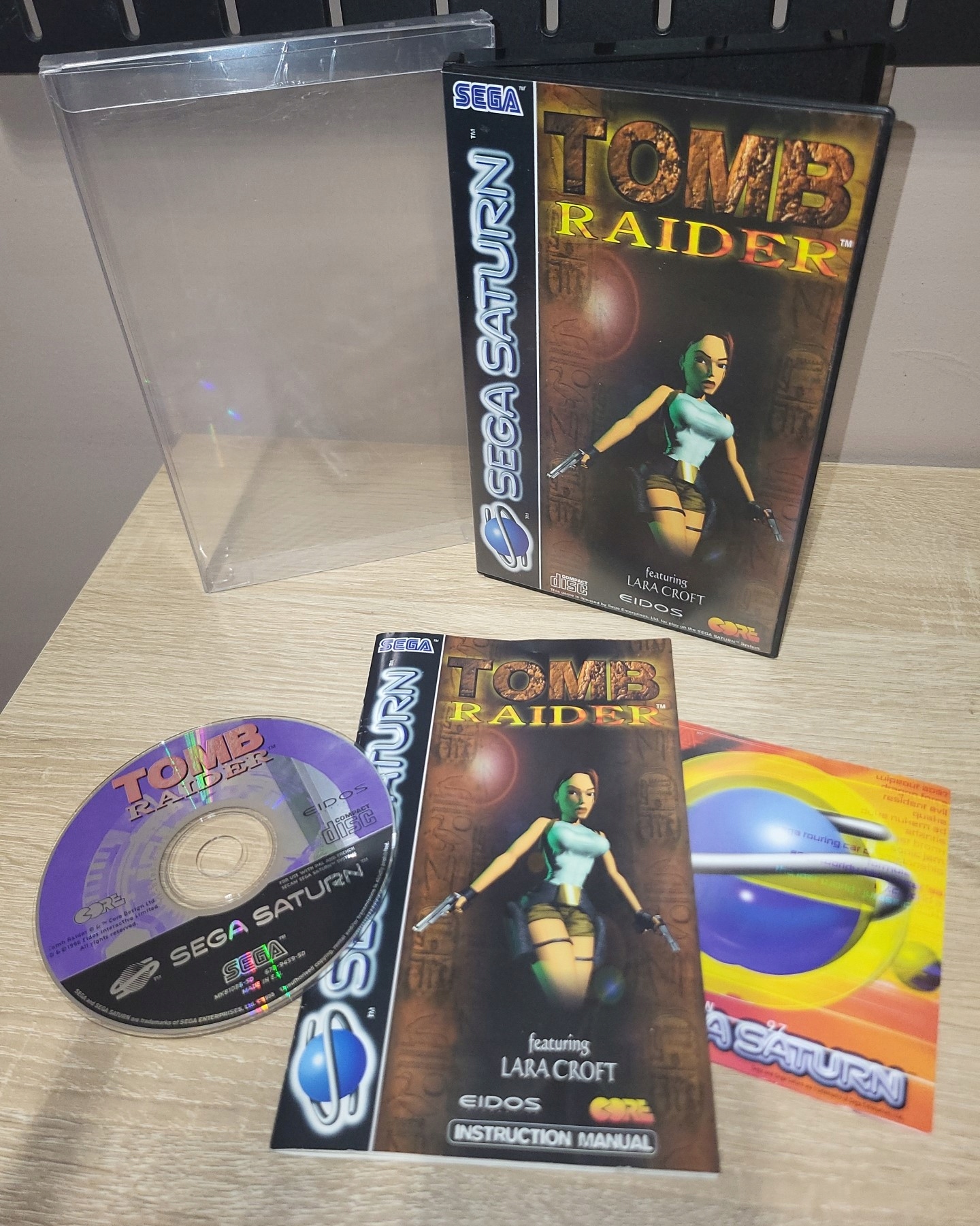 TOMB RAIDER - SEGA SATURN KOMPLET LEPSZE PUDEŁKO!!! +PROTEKTOR