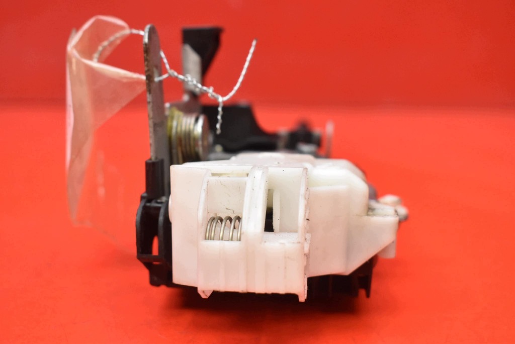 lock door left front front EU 31391822 VOLVO V40 2 II 12-16