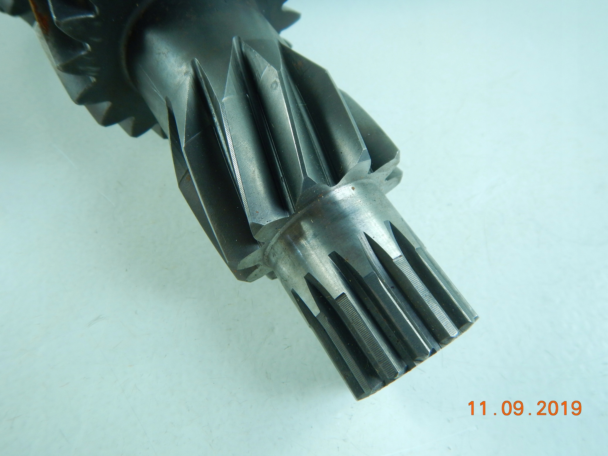 cam POSREDNI IVECO 145-17 8858106