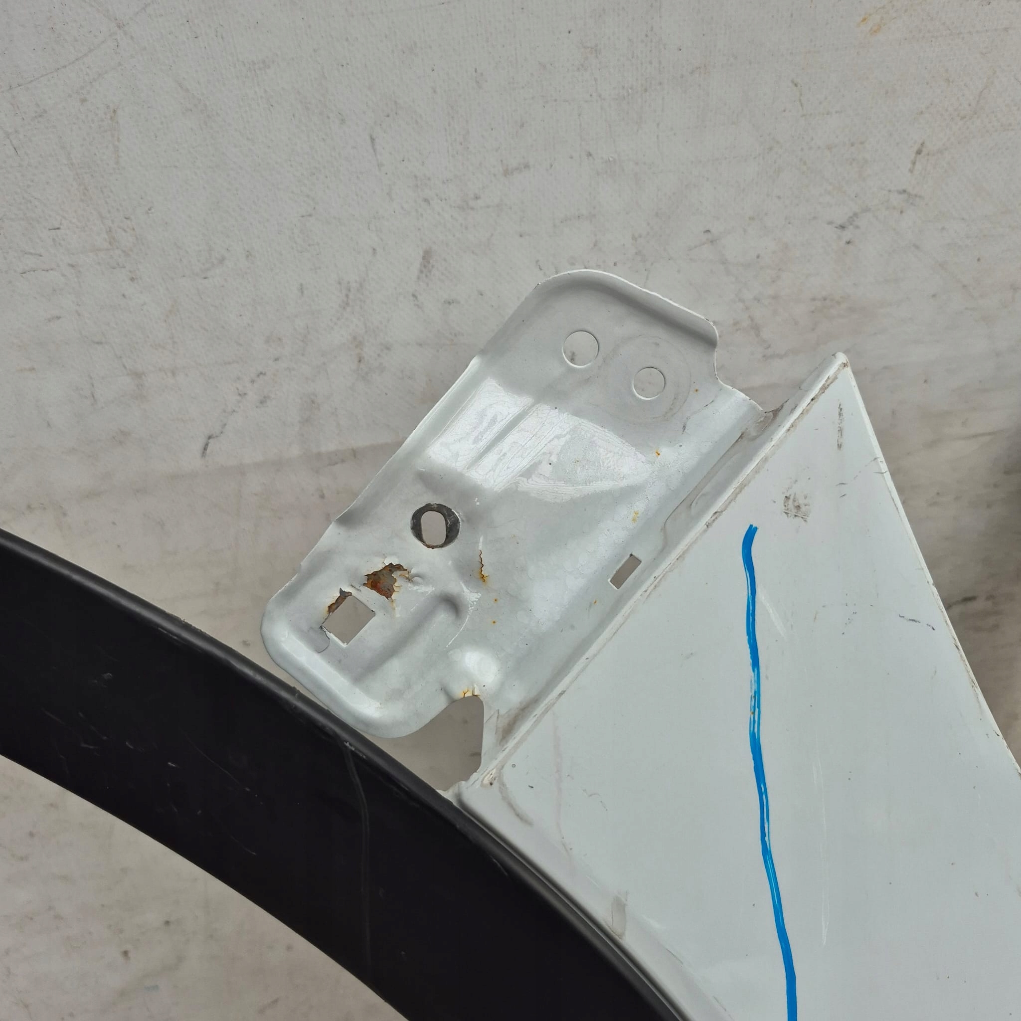 SUZUKI SX4 S-CROSS 13- fender left front front moulding for fender