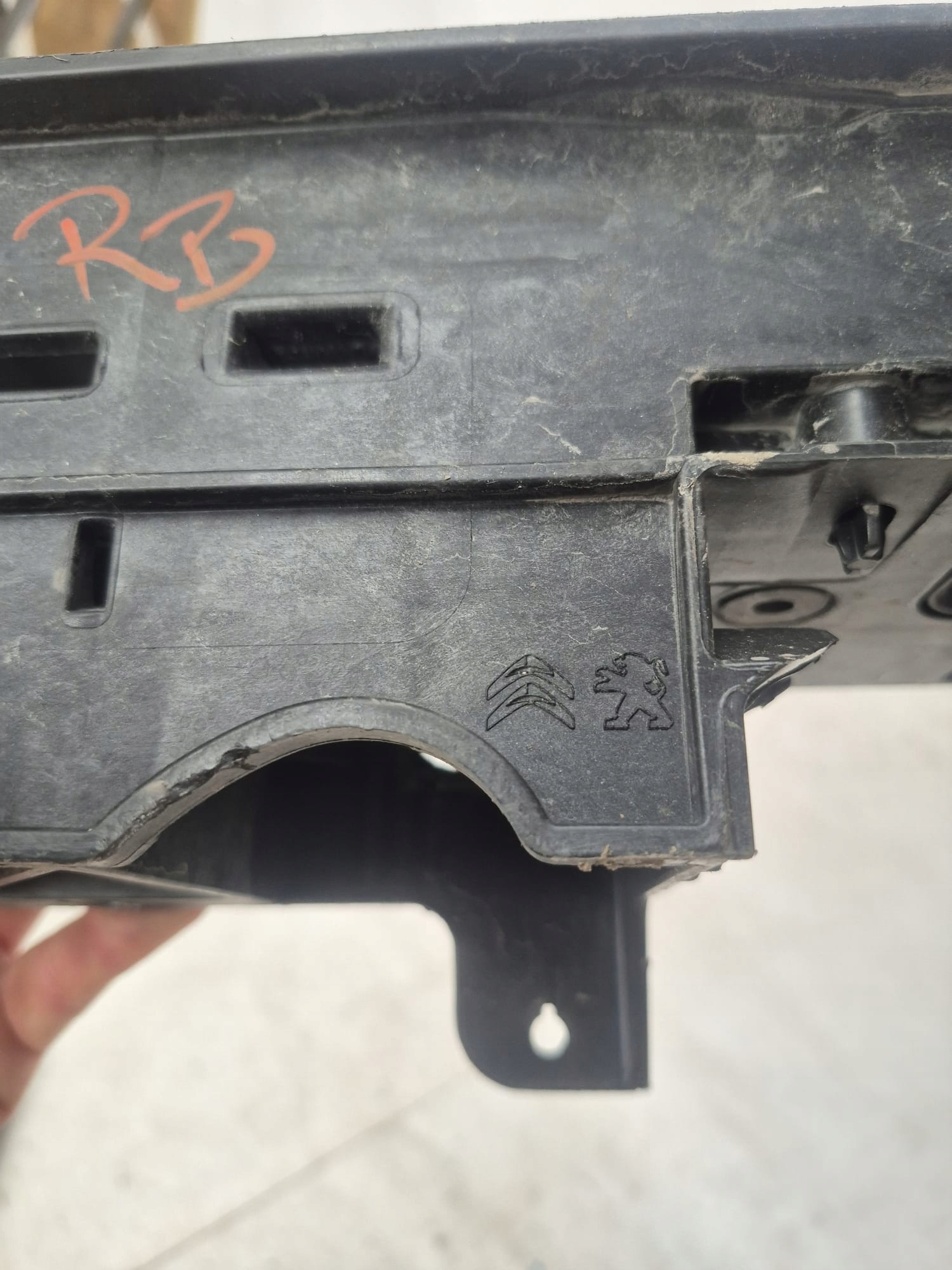 PEUGEOT 3008 II 16- pillar GORA supports front + lock
