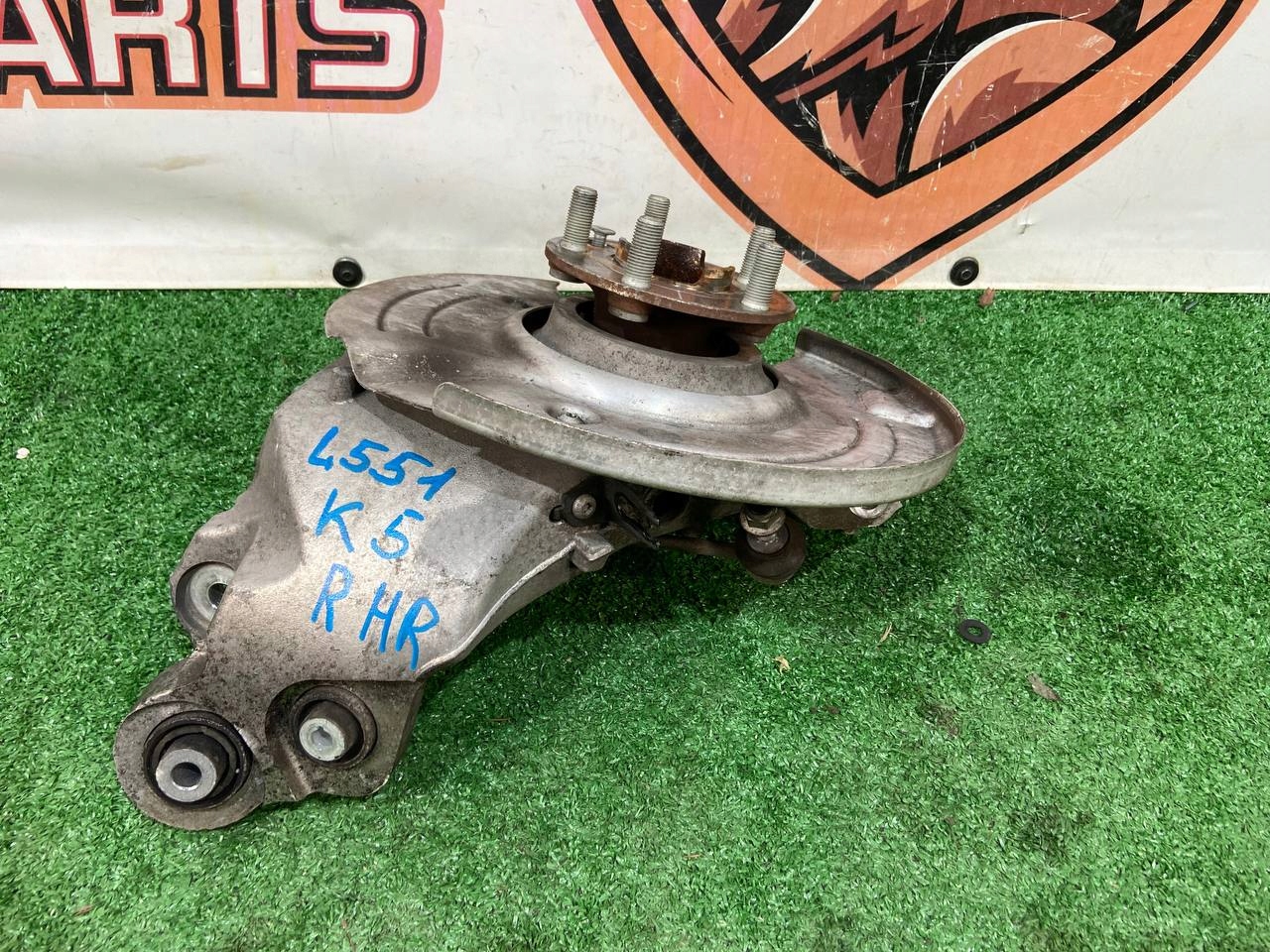 поворотный кулак RANGE ROVER L551 K8D2-5A968-CA